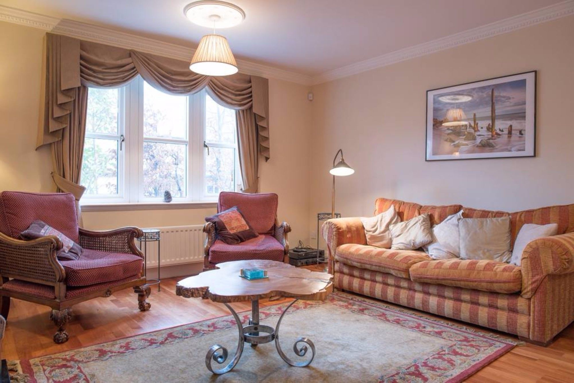 5 Bedroom House With Free Parking Edinburgh