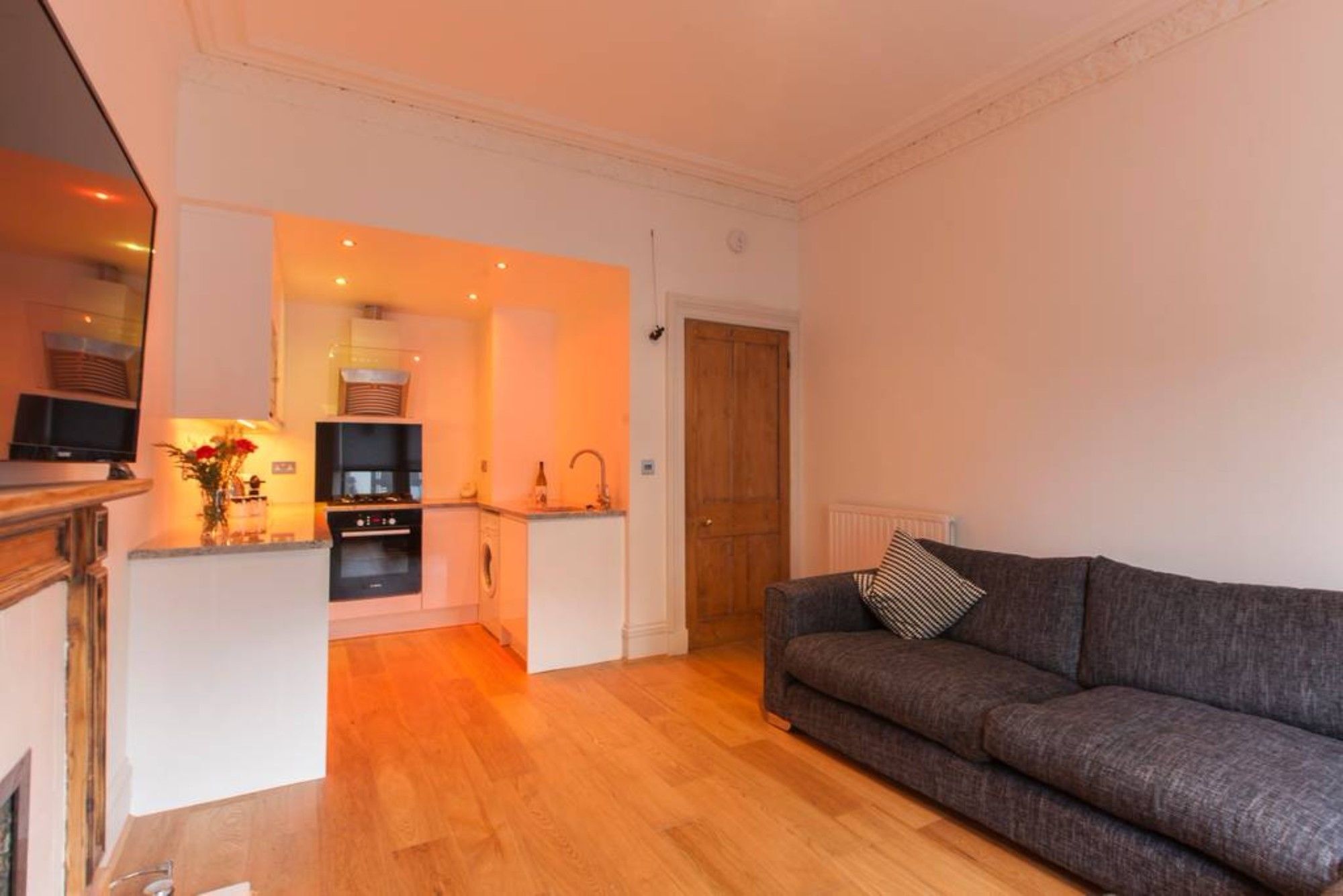 Apartment 2 Bedroom Near Castle *