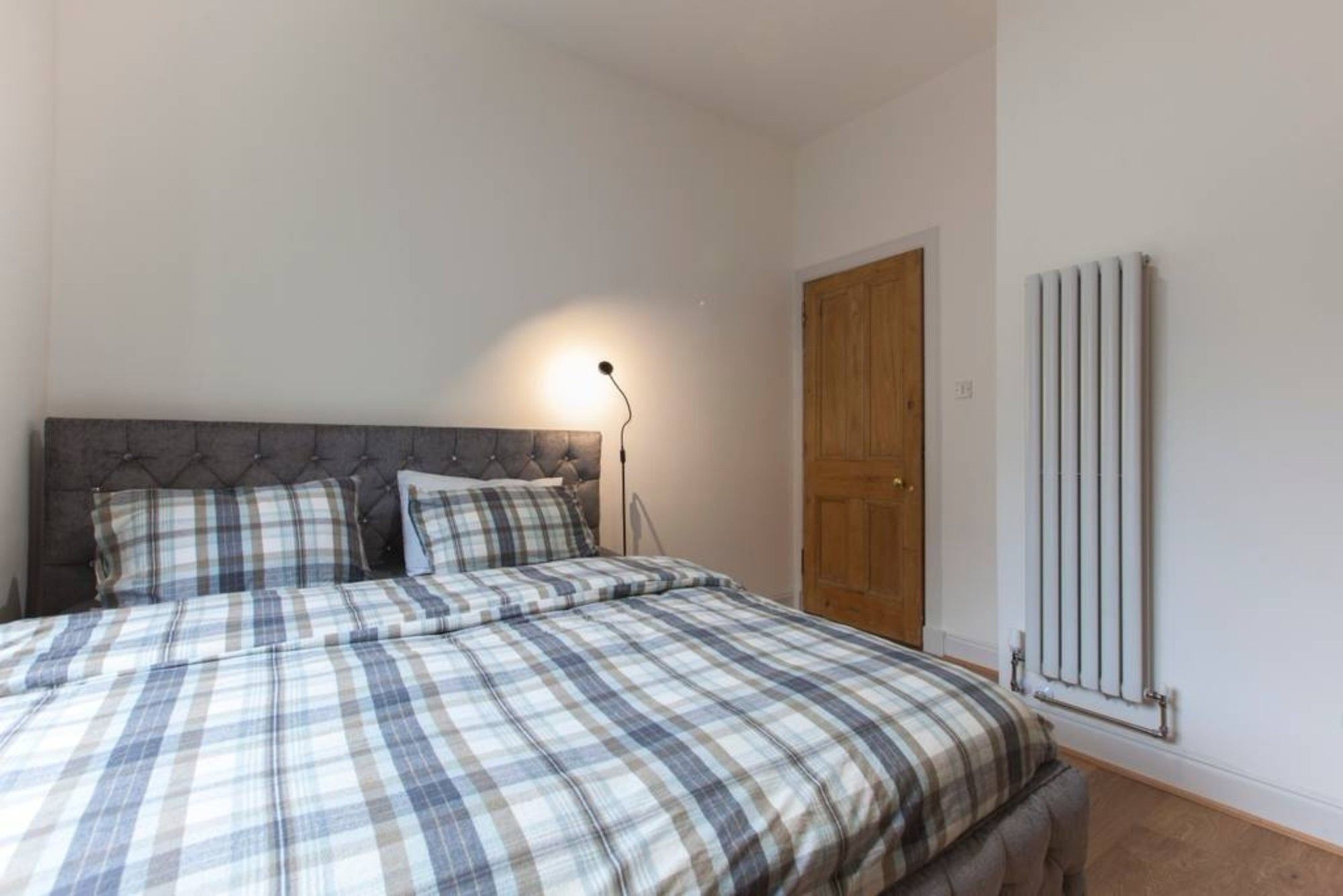 Apartment 2 Bedroom Near Castle Edinburgh