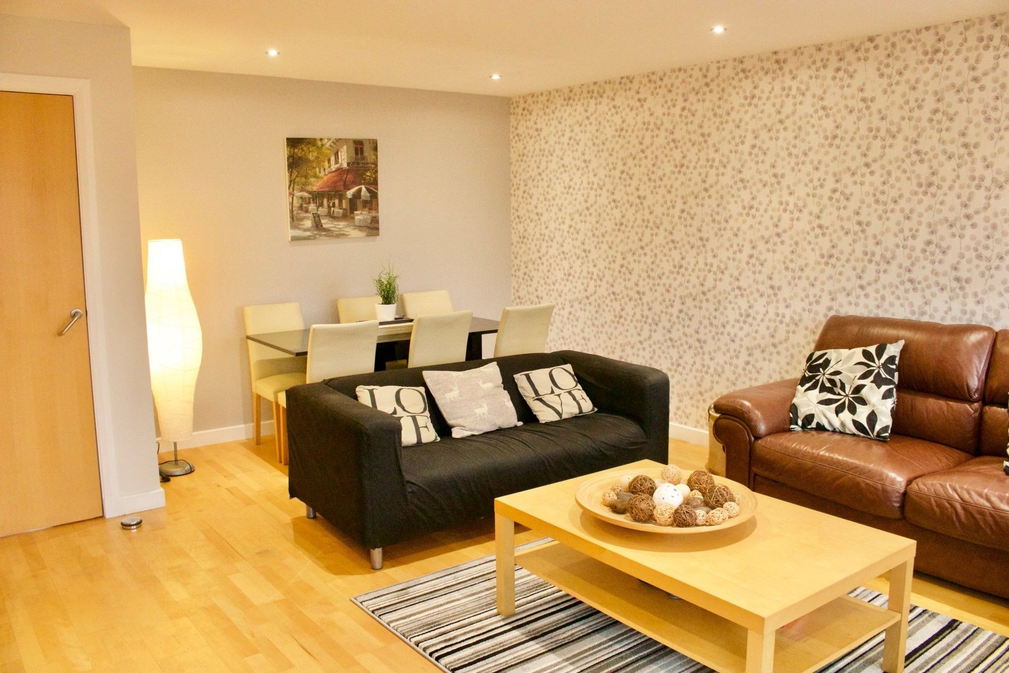 3 Bedroom Duplex In Edinburgh
