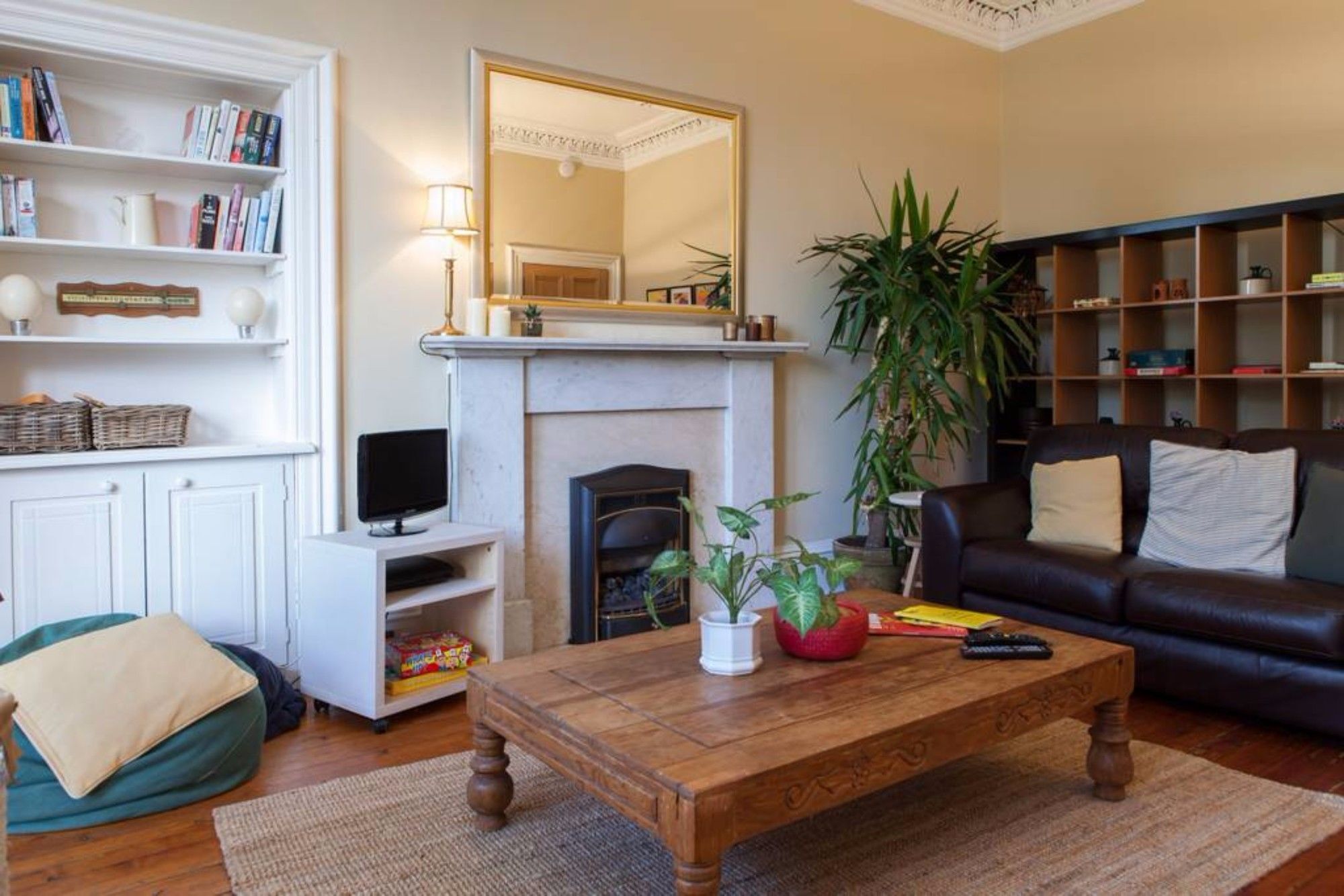 4 Bedroom Near The Meadows Apartment Edinburgh