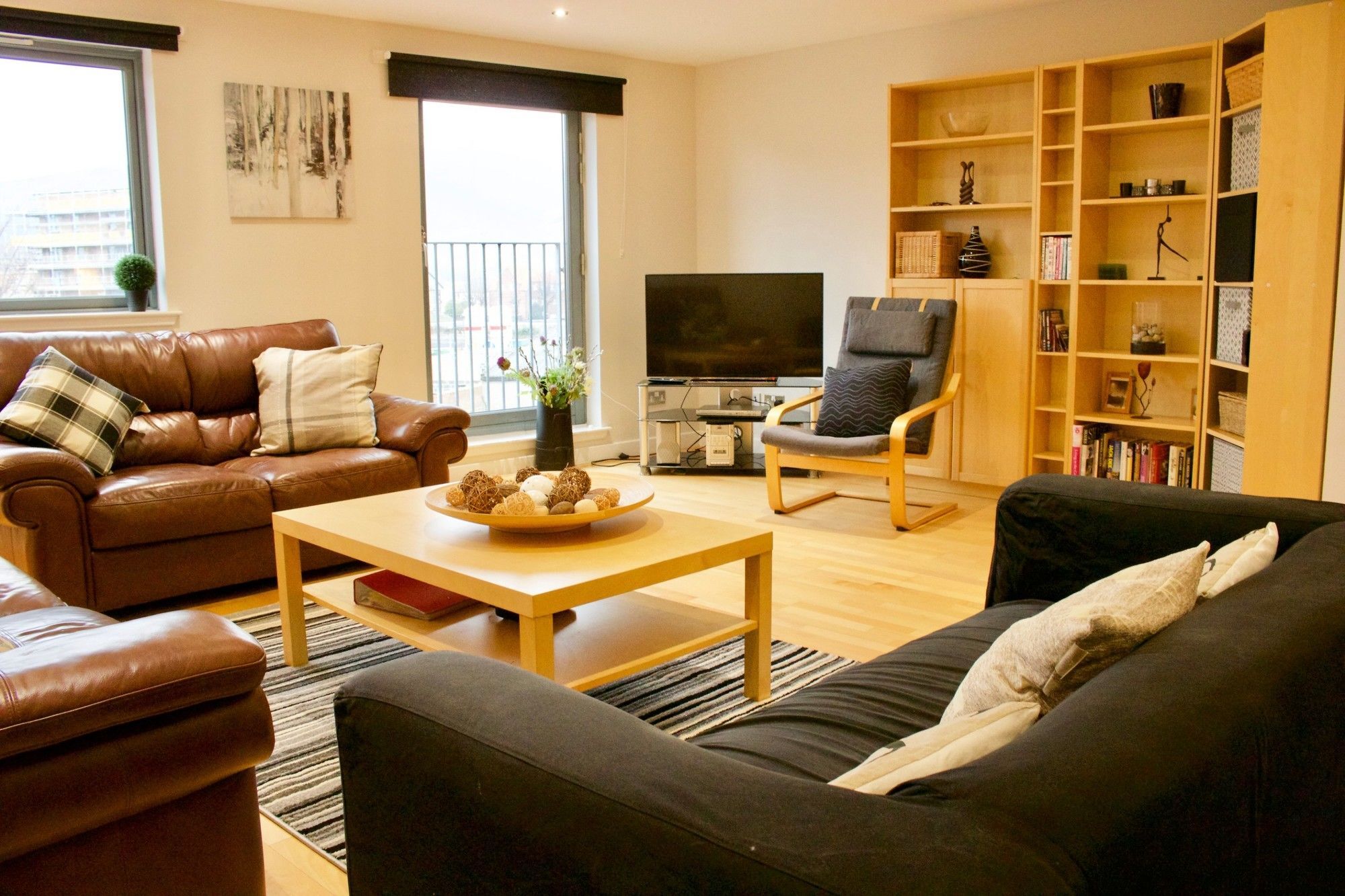 3 Bedroom Duplex In Apartment *