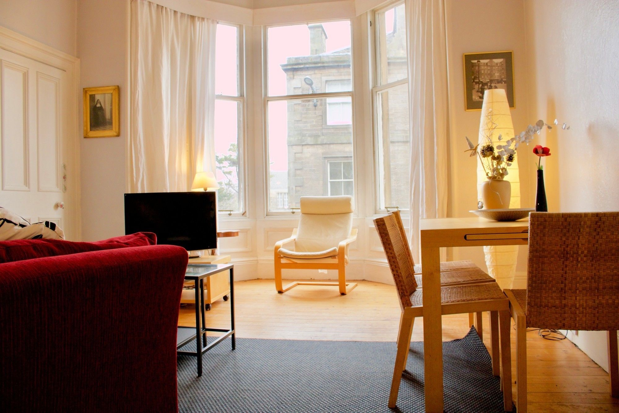 2 Bedroom Flat In Morningside Edinburgh