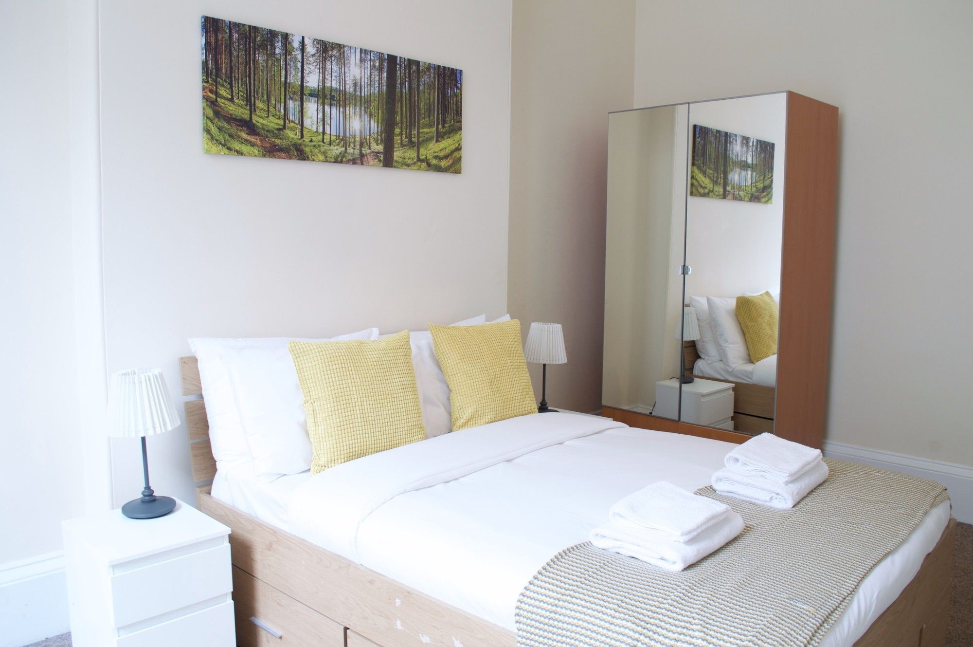 3 Bedroom Accommodates 8 *