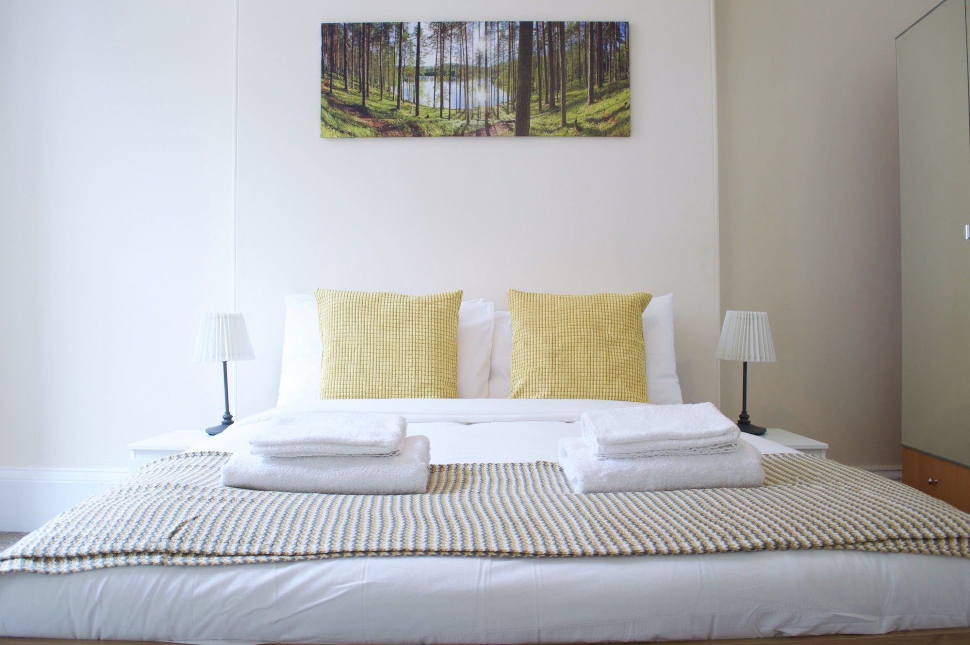 3 Bedroom Accommodates 8 Apartment Edinburgh