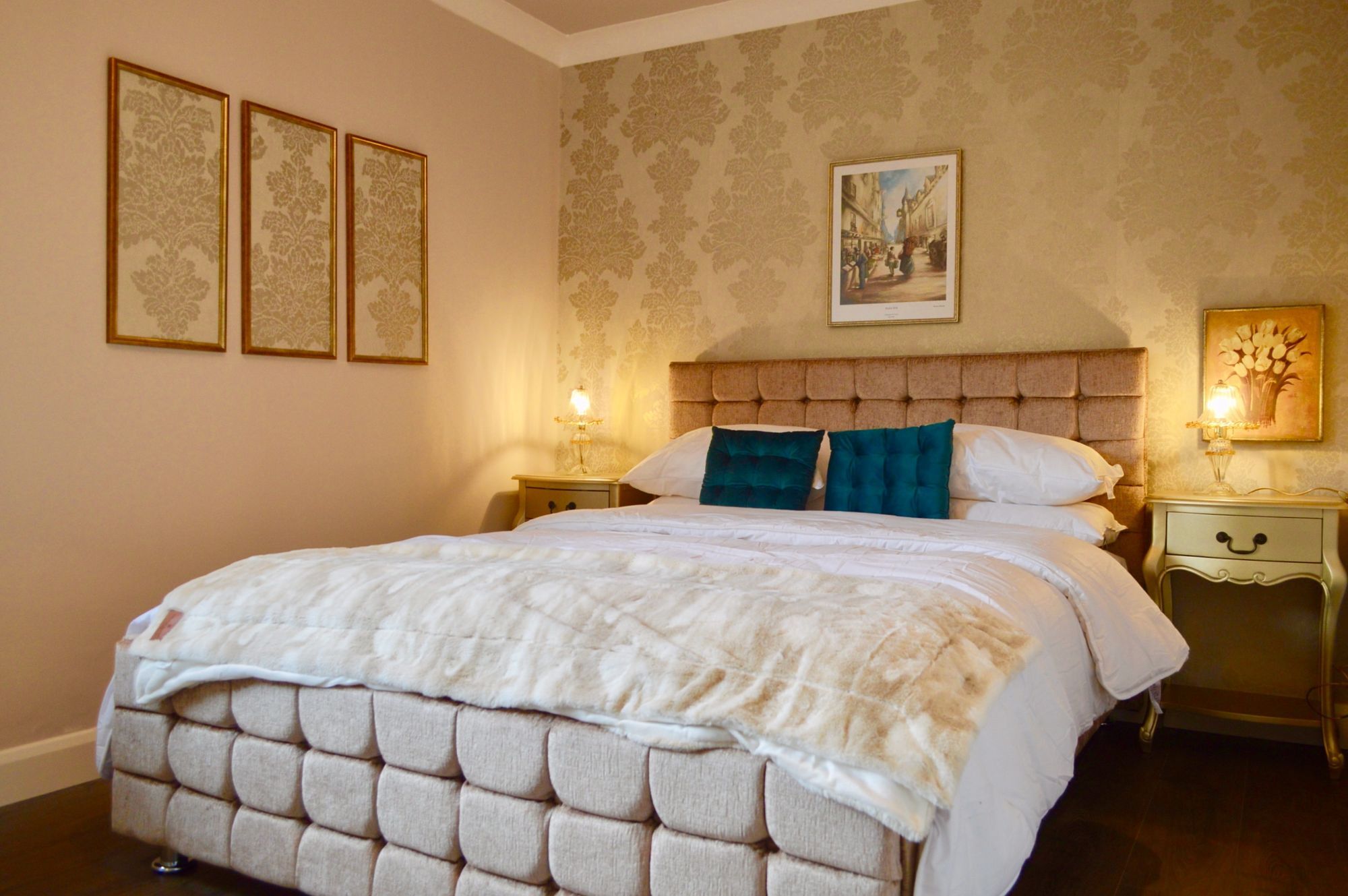 1 Bedroom On Royal Mile * Edinburgh