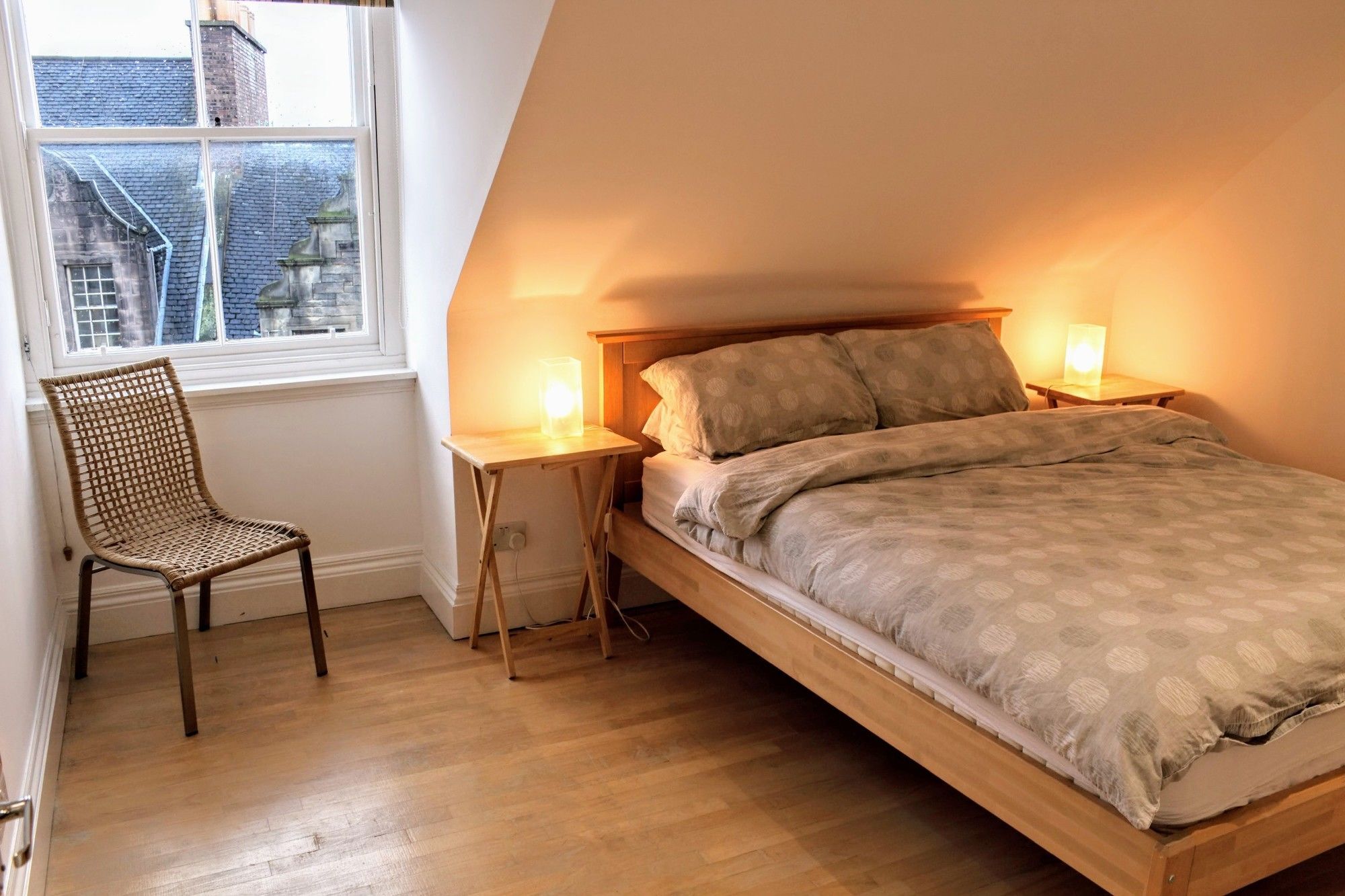 2 Bedroom Penthouse On Royal Mile Apartment *