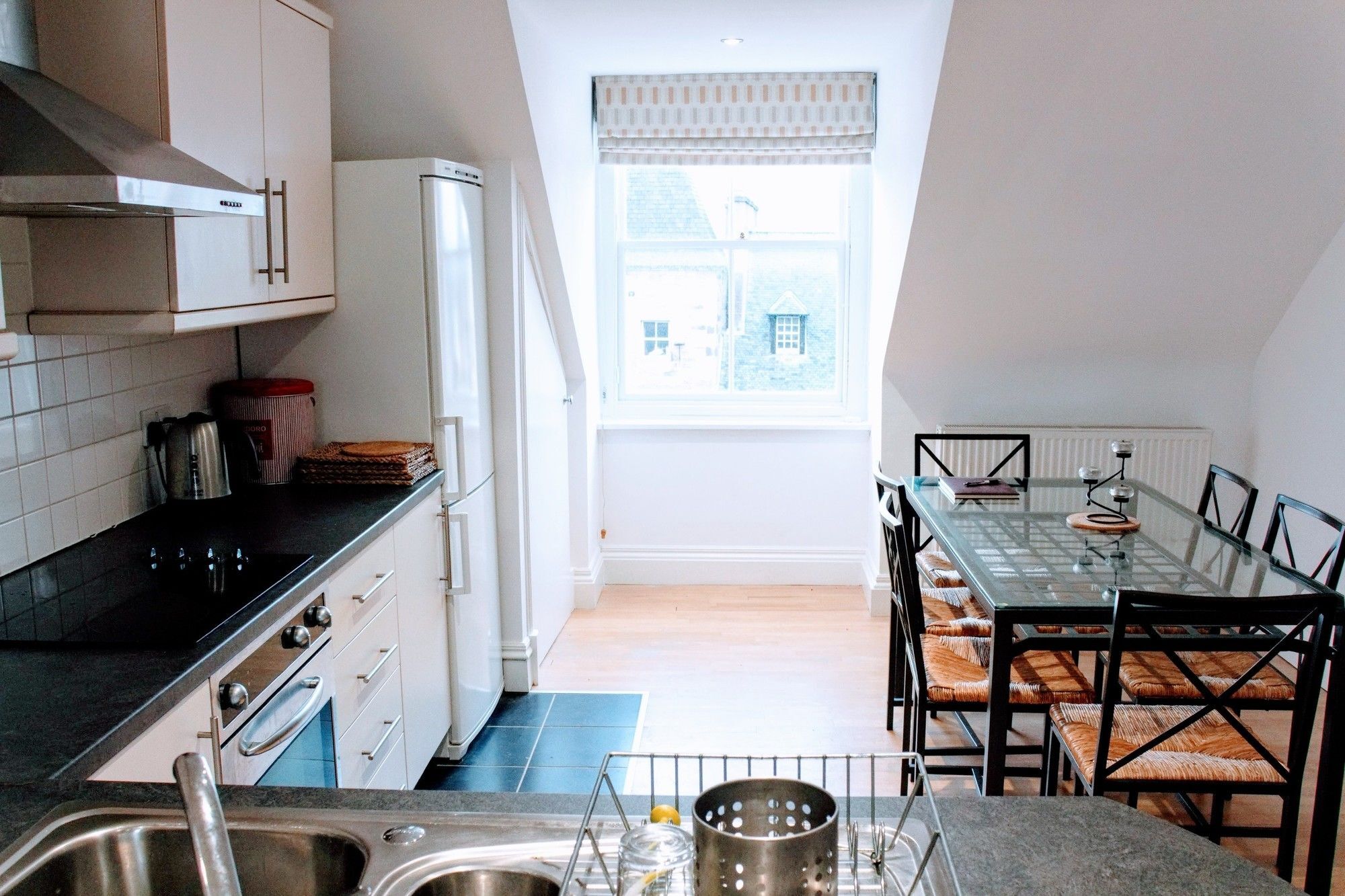 2 Bedroom Penthouse On Royal Mile EDI