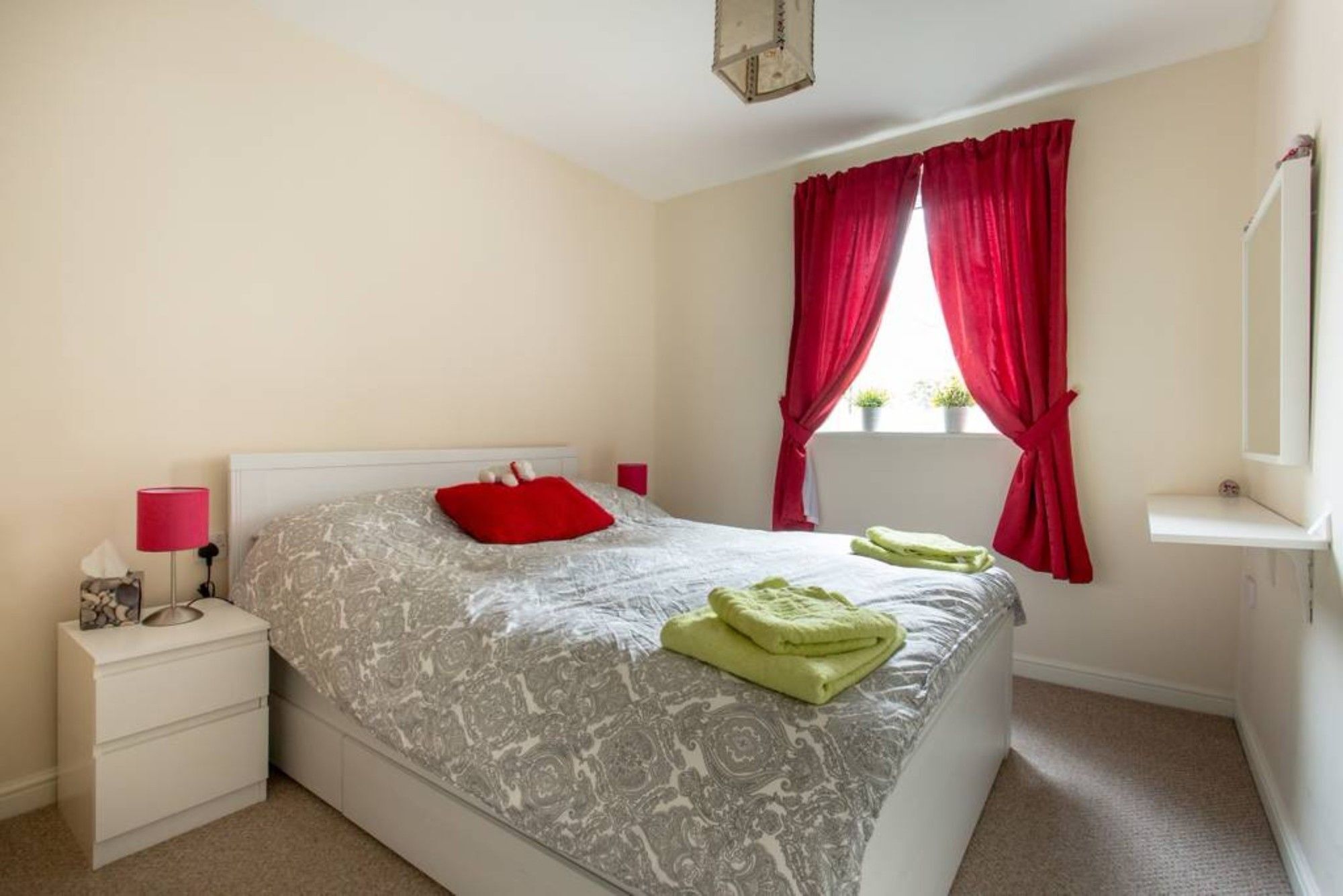2 Bedroom Near Centre Apartment Edinburgh