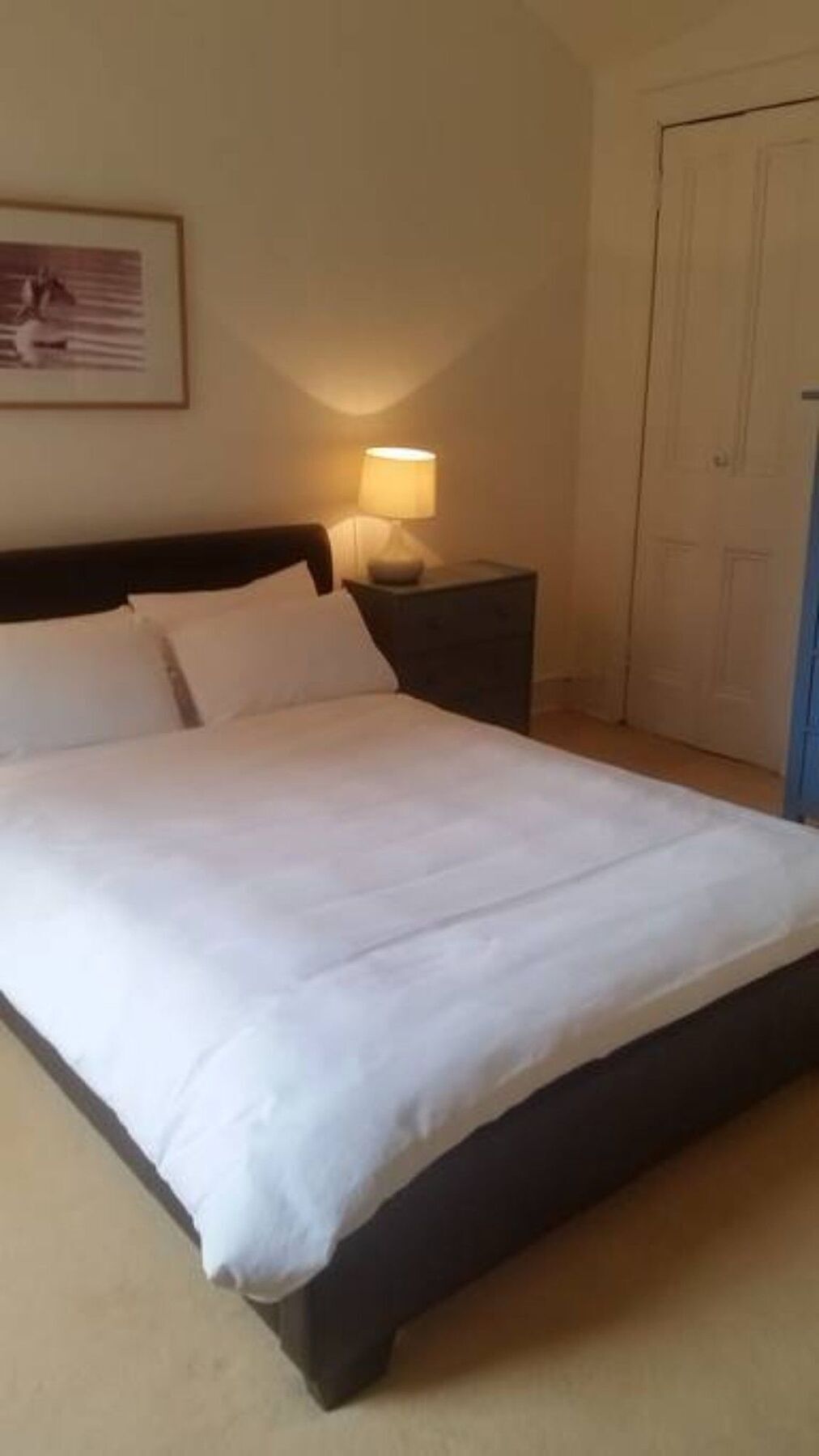 4 Bedroom Flat In Centre