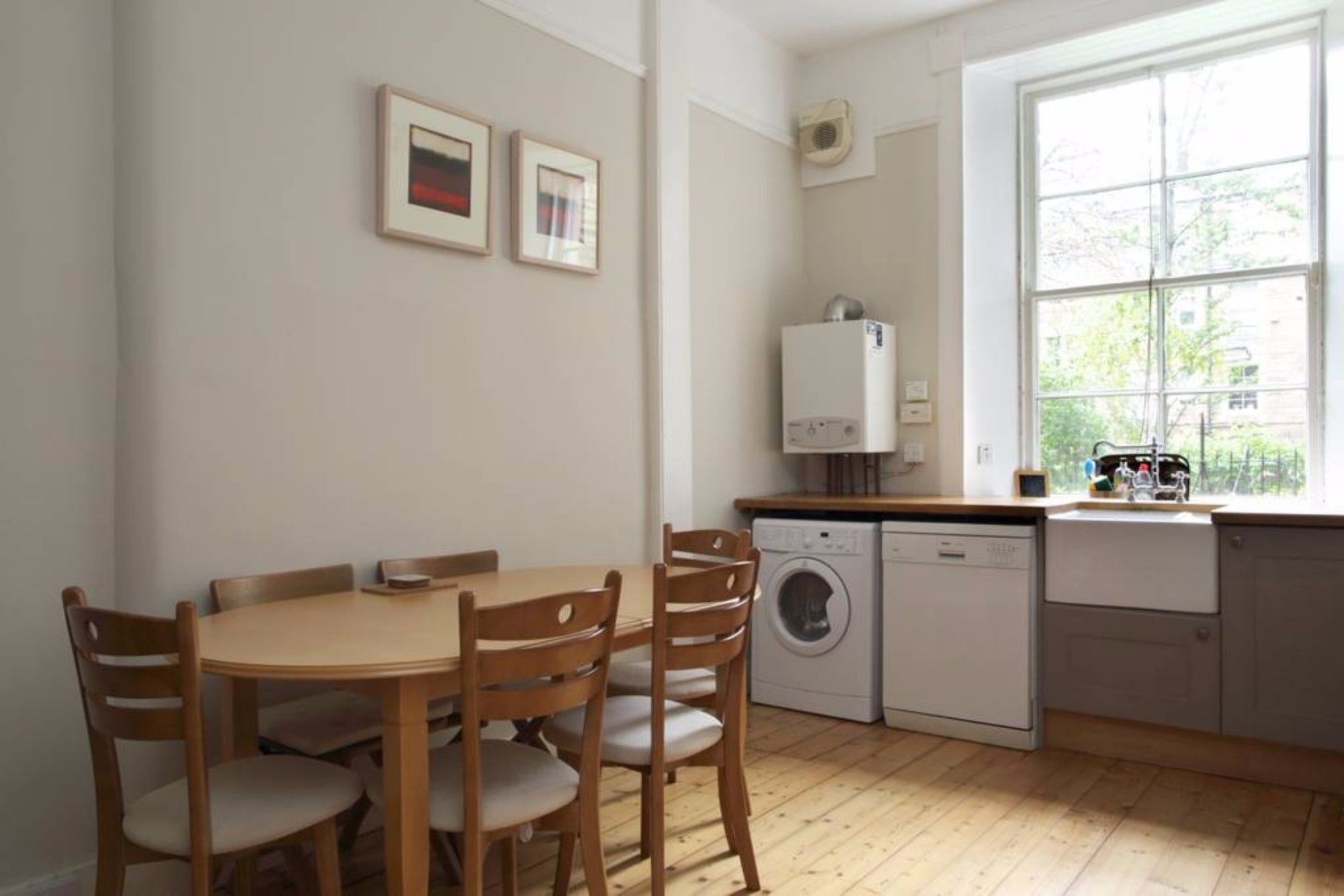 2 Bedroom Stockbridge Apartment *