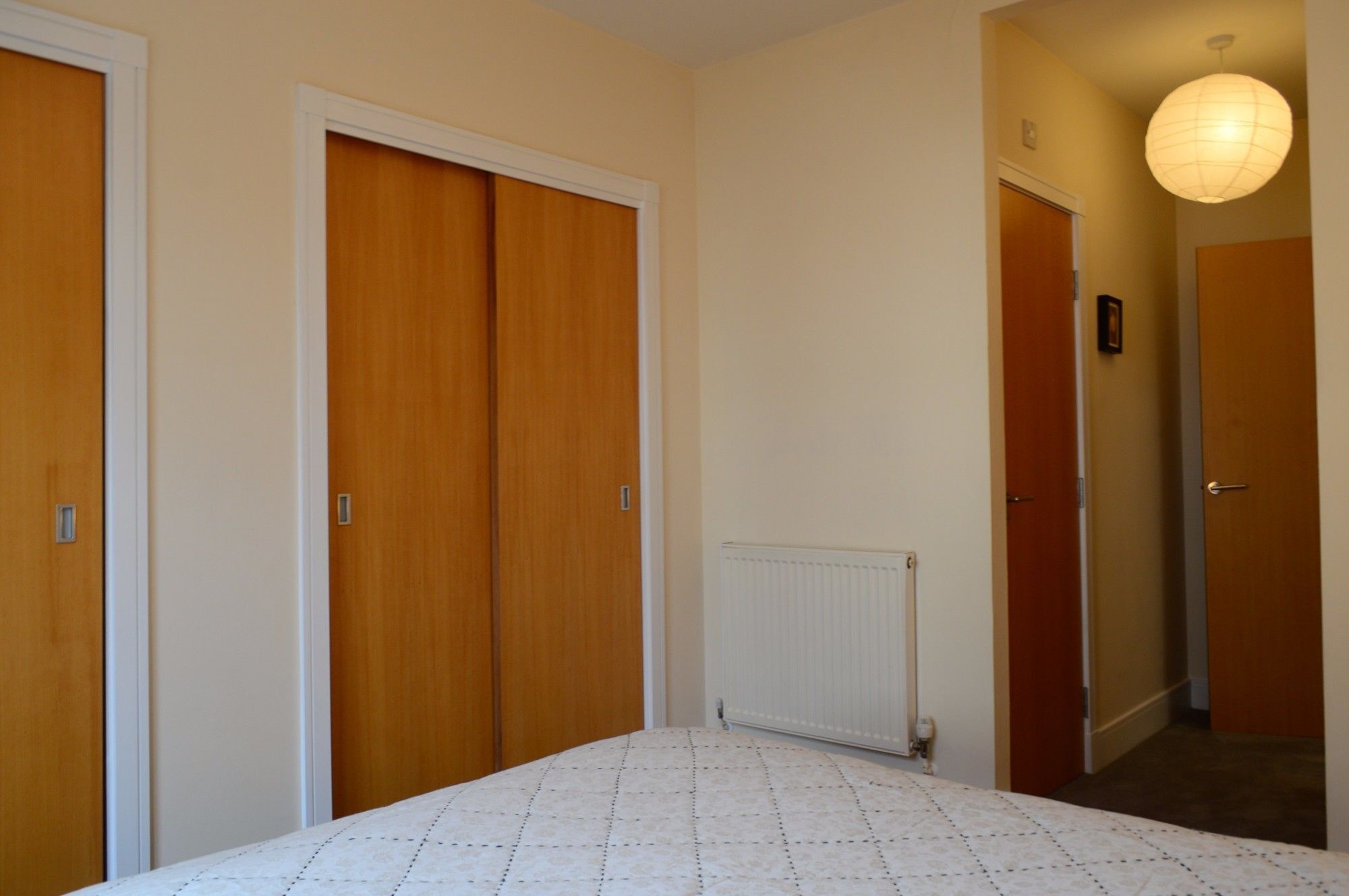 2 Bedroom Close To Centre Apartment *