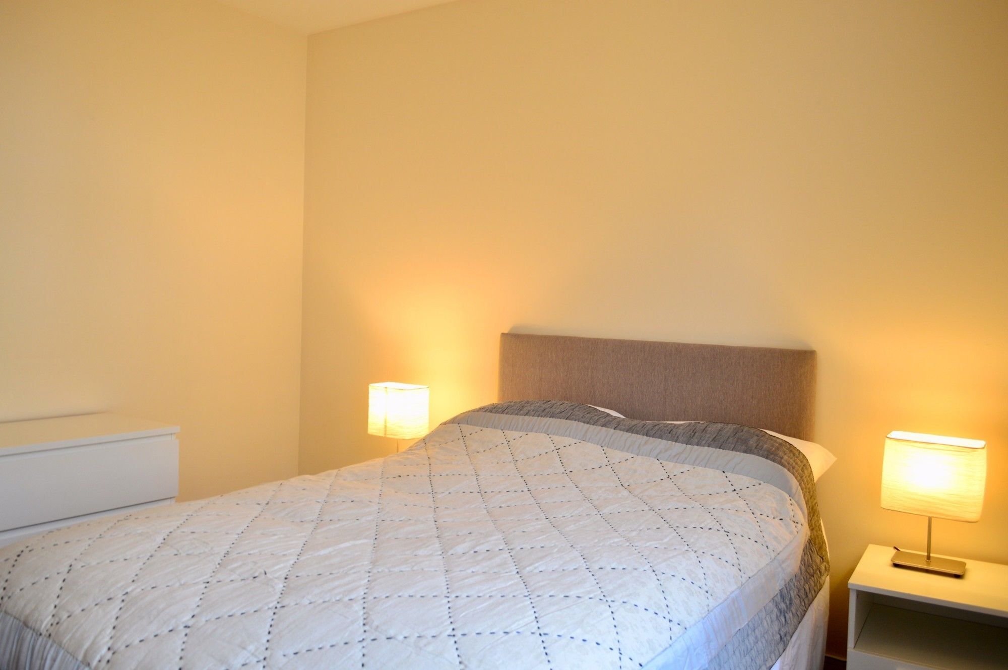 2 Bedroom Close To Centre * Edinburgh