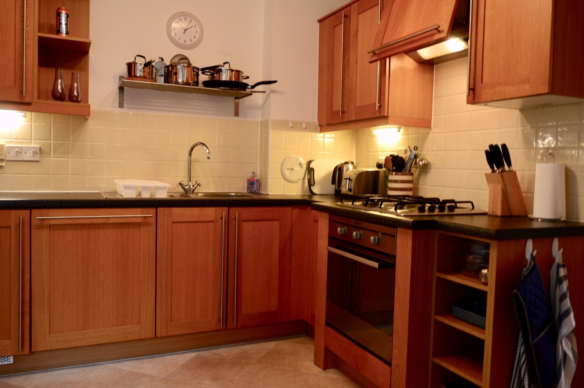 Apartment 2 Bedroom Close To Centre