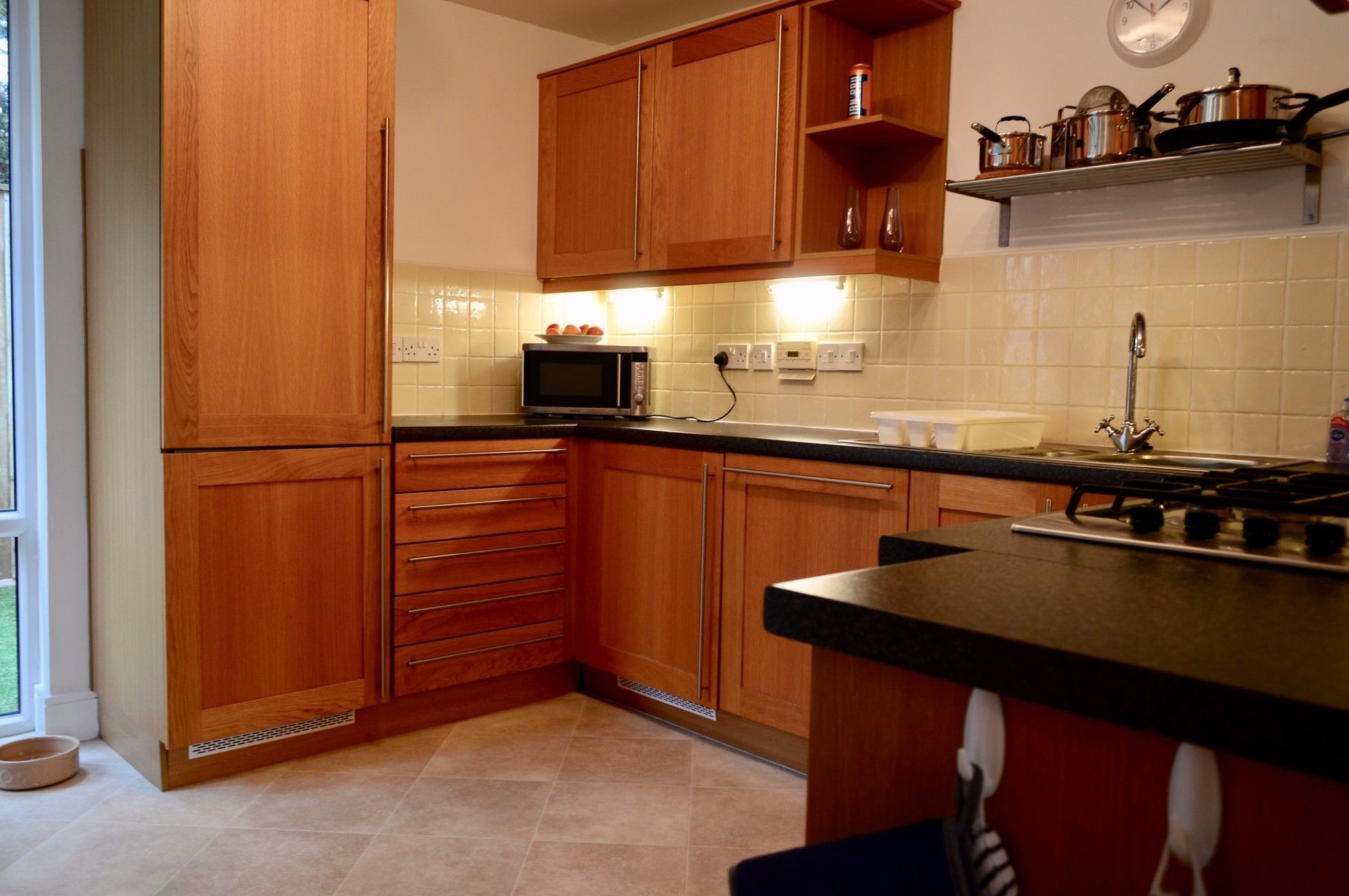 Apartment 2 Bedroom Close To Centre *