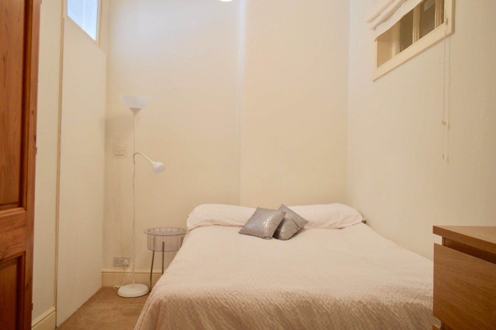 2 Bedroom Flat Apartment *