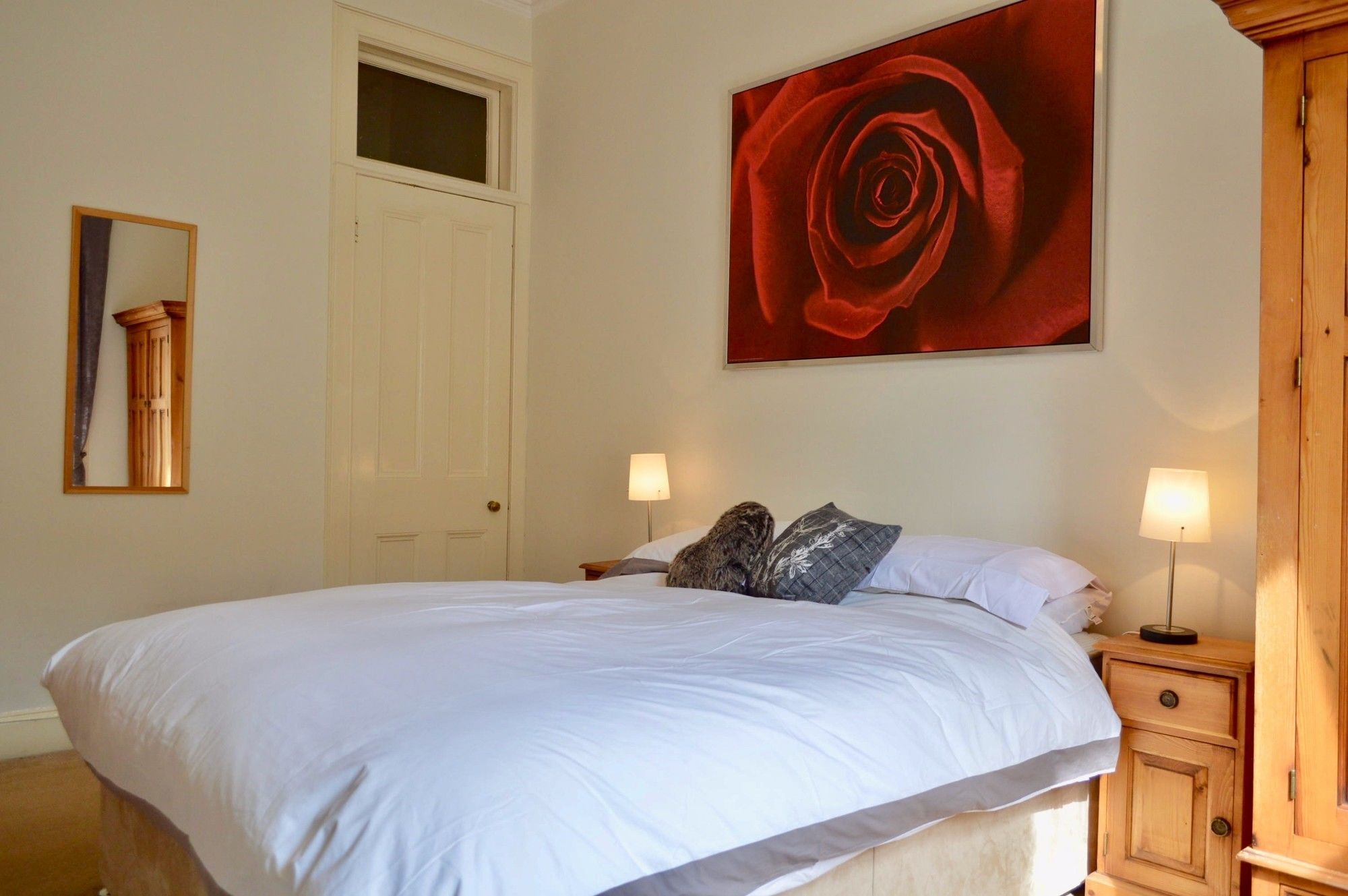 2 Bedroom Flat *