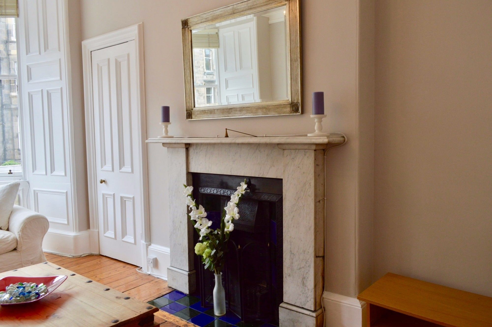 2 Bedroom Flat *