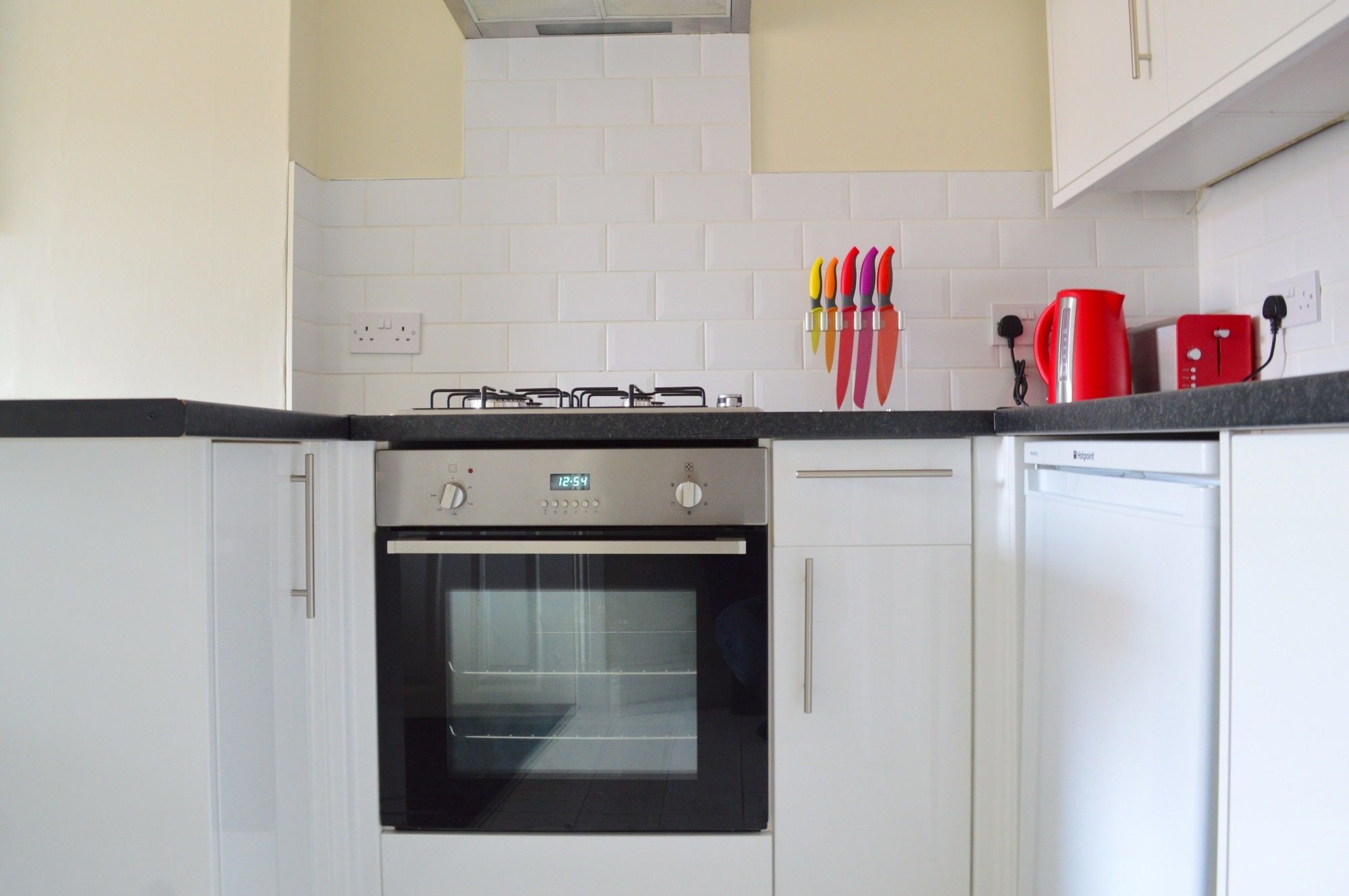 1 Bedroom Centre Apartment *
