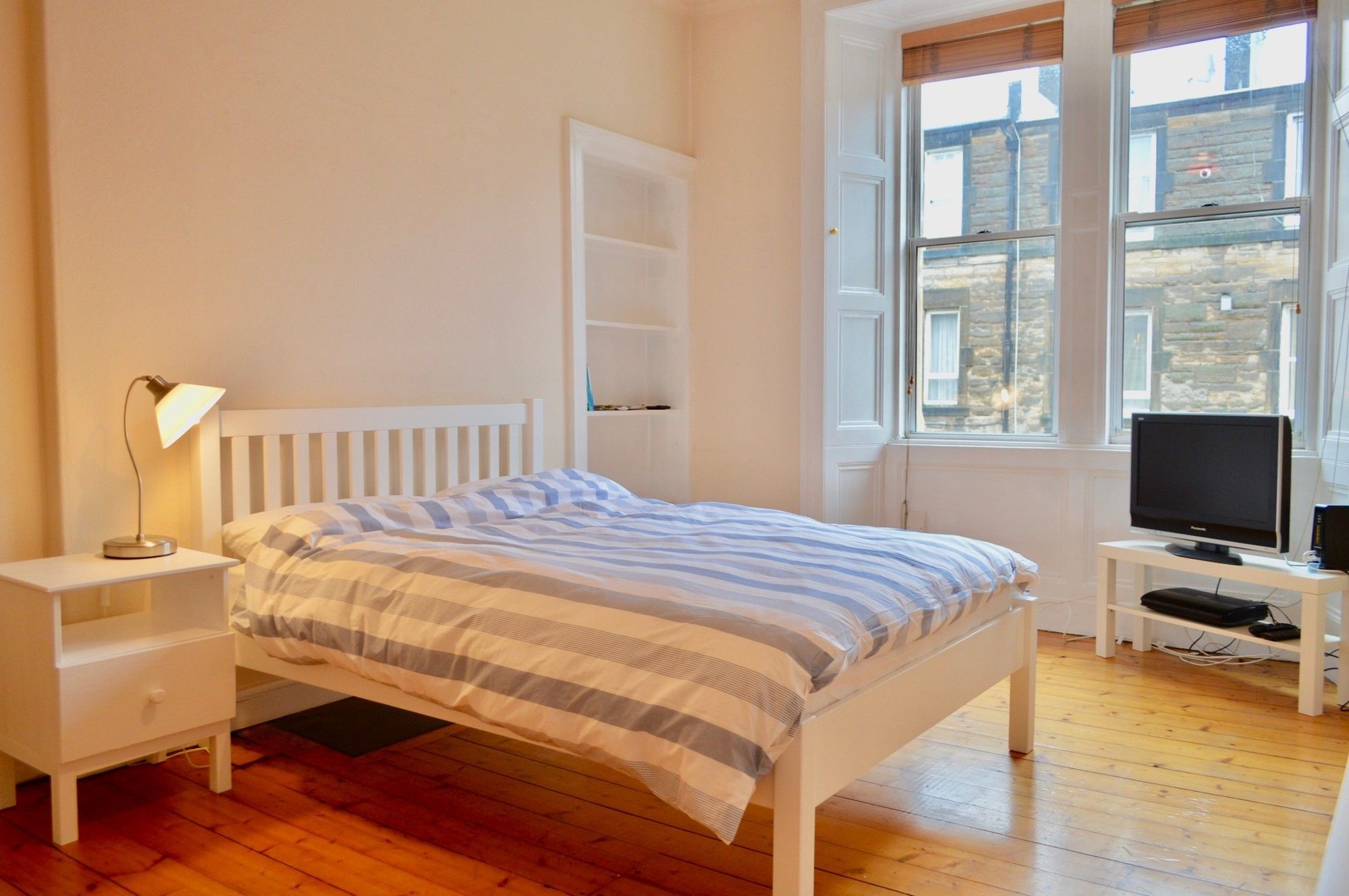 One Bedroom Flat With Box In Apartment