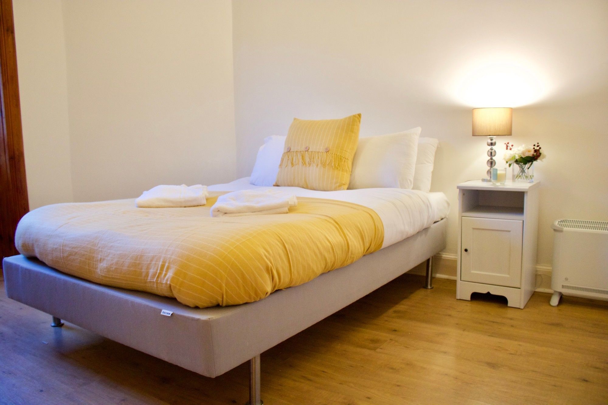 Apartment 1 Bedroom Flat In Broughton Edinburgh
