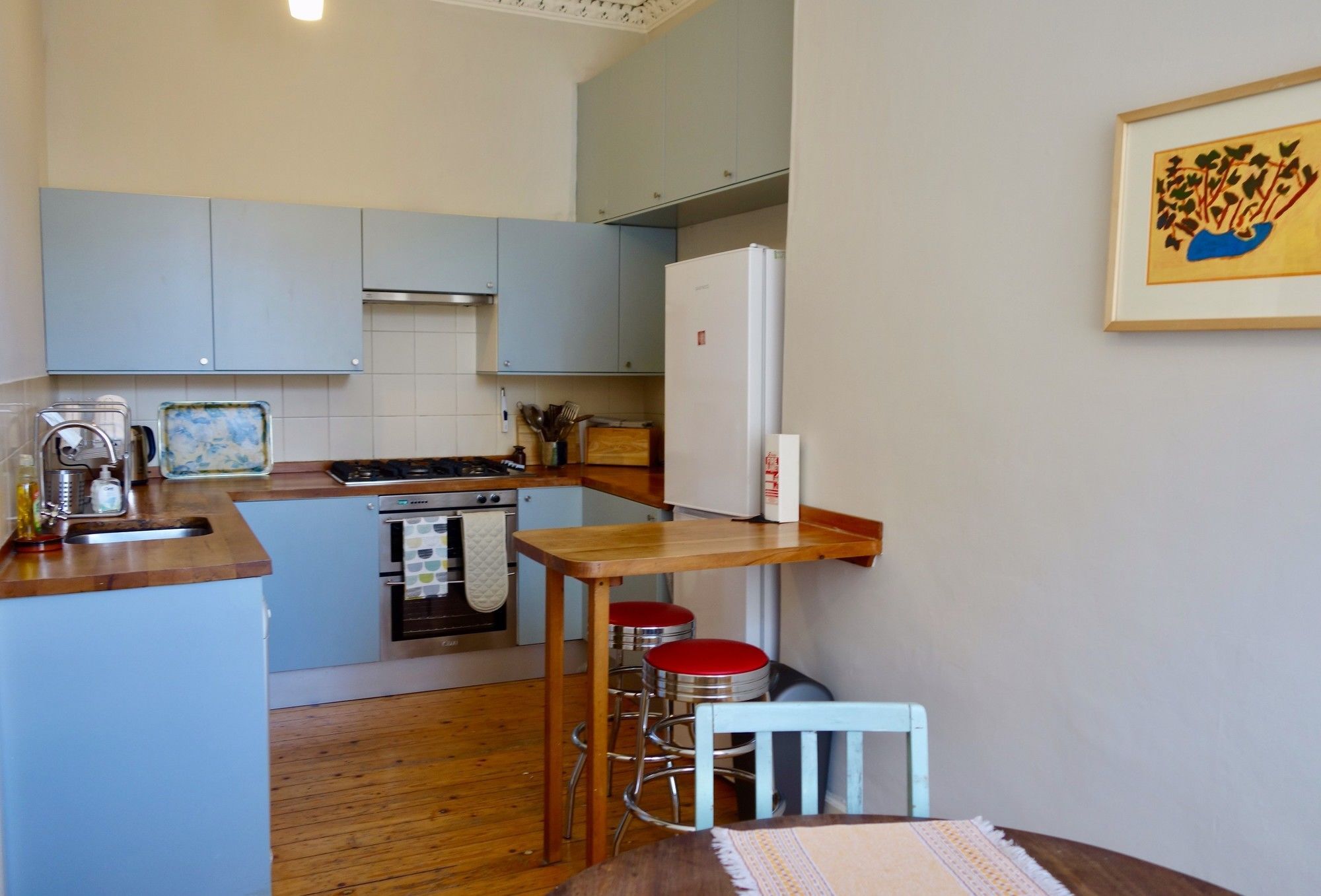 Spacious 2 Bedroom In Leith Apartment Edinburgh