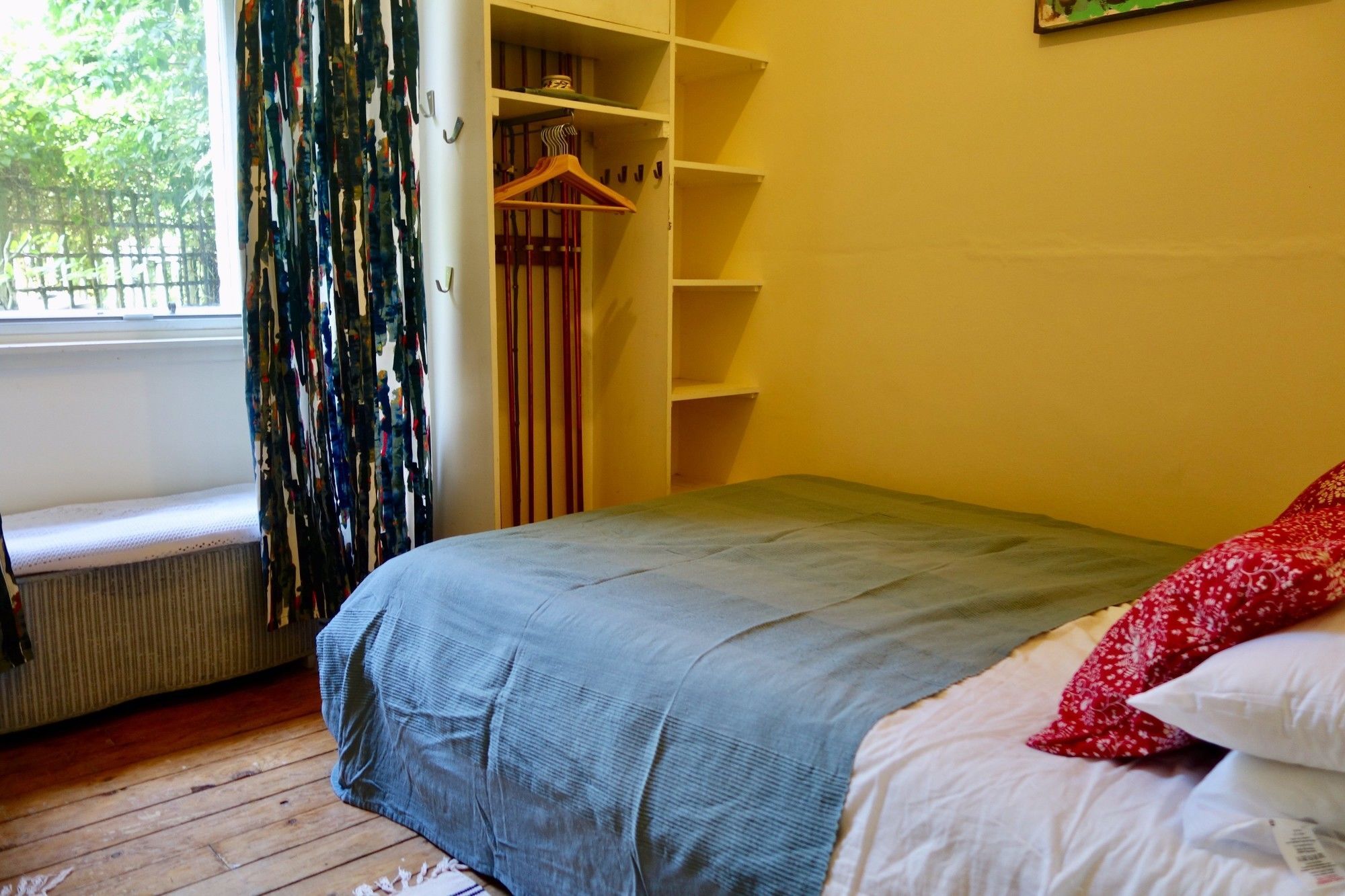 Spacious 2 Bedroom In Leith *