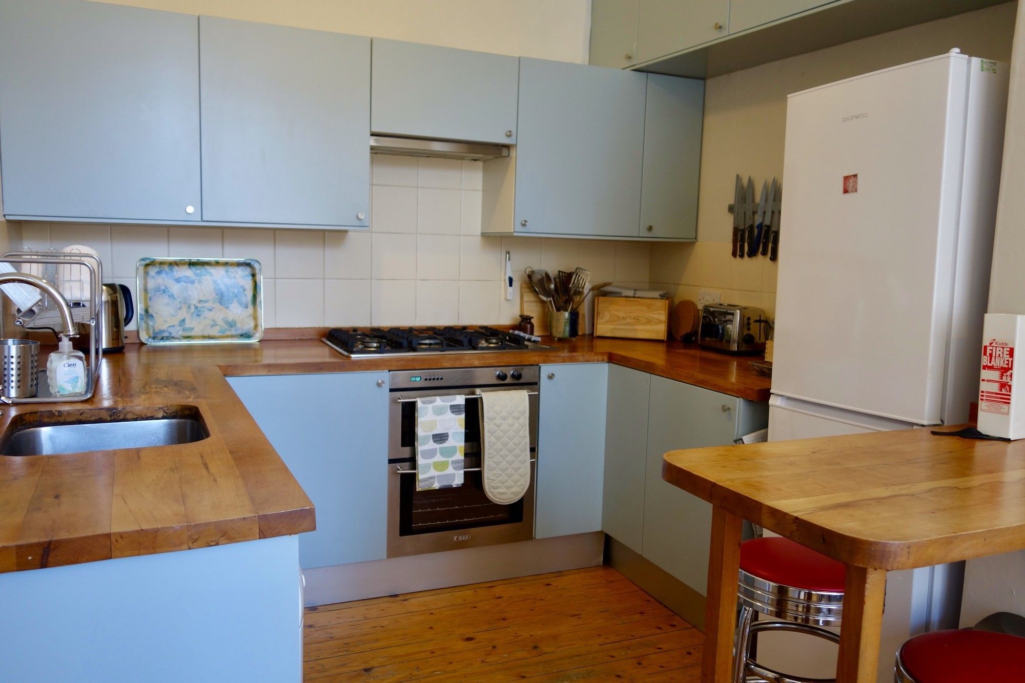 Spacious 2 Bedroom In Leith Apartment Edinburgh