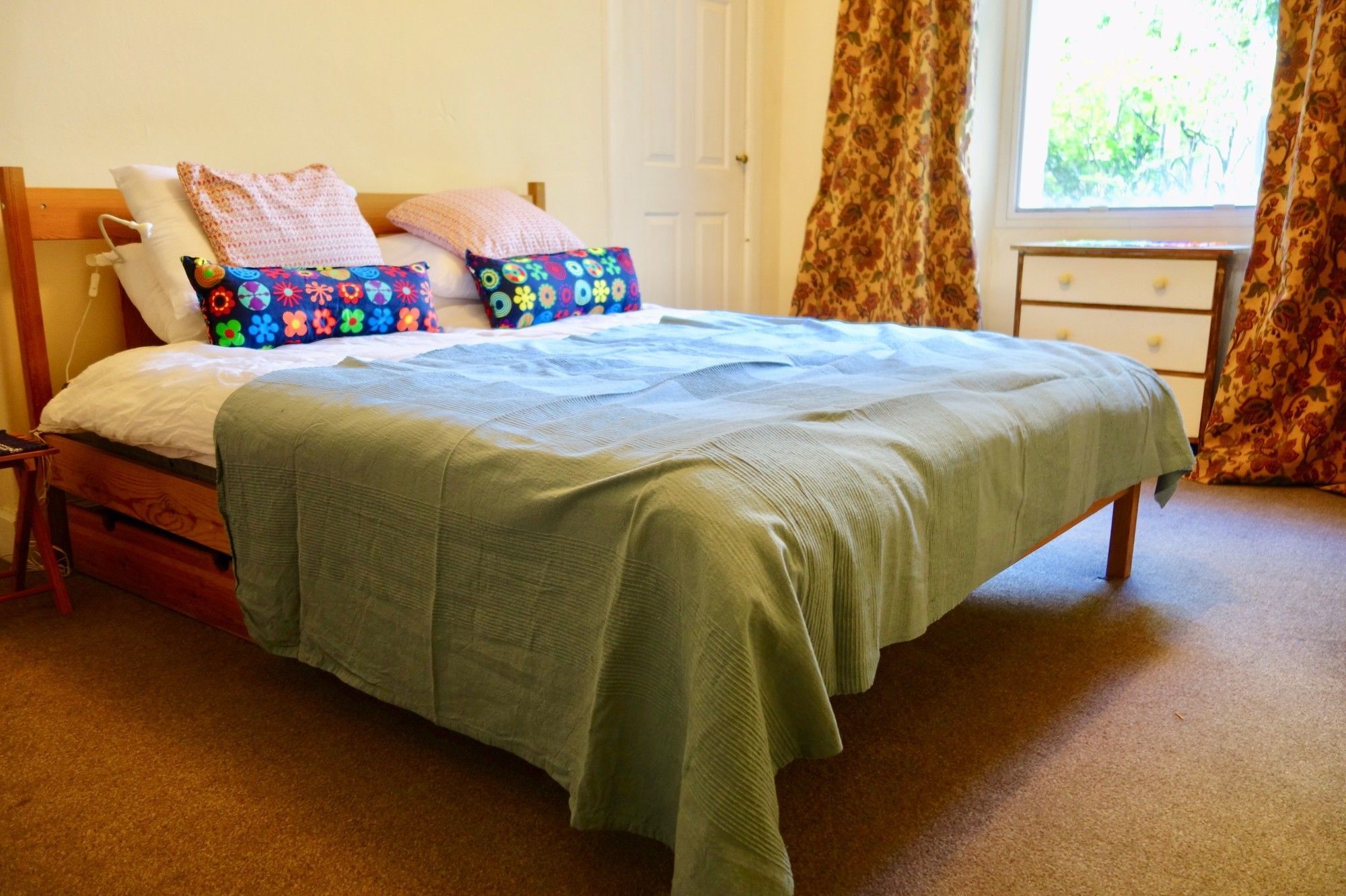 Spacious 2 Bedroom In Leith *