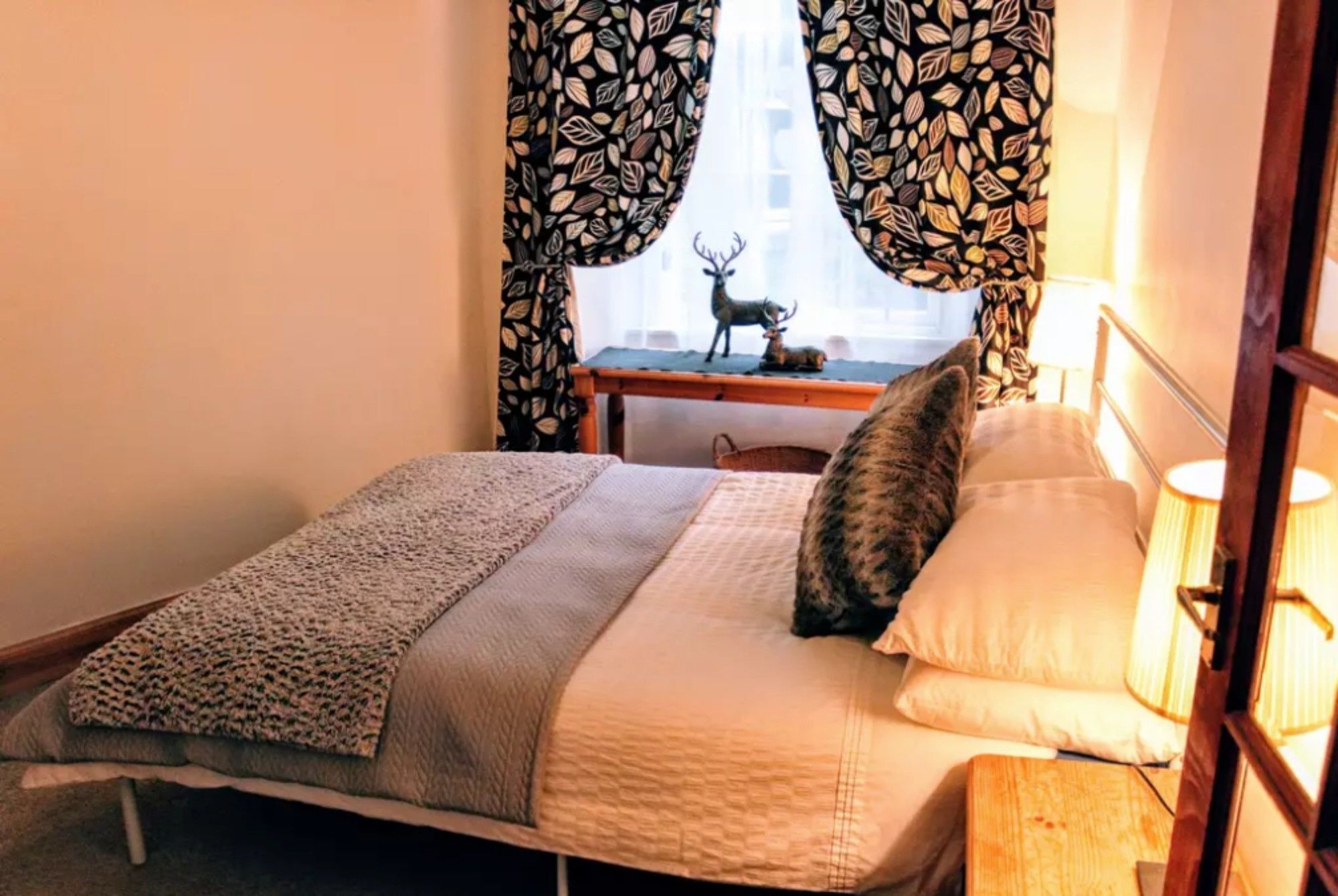1 Bedroom Near The Old Town Apartment Edinburgh