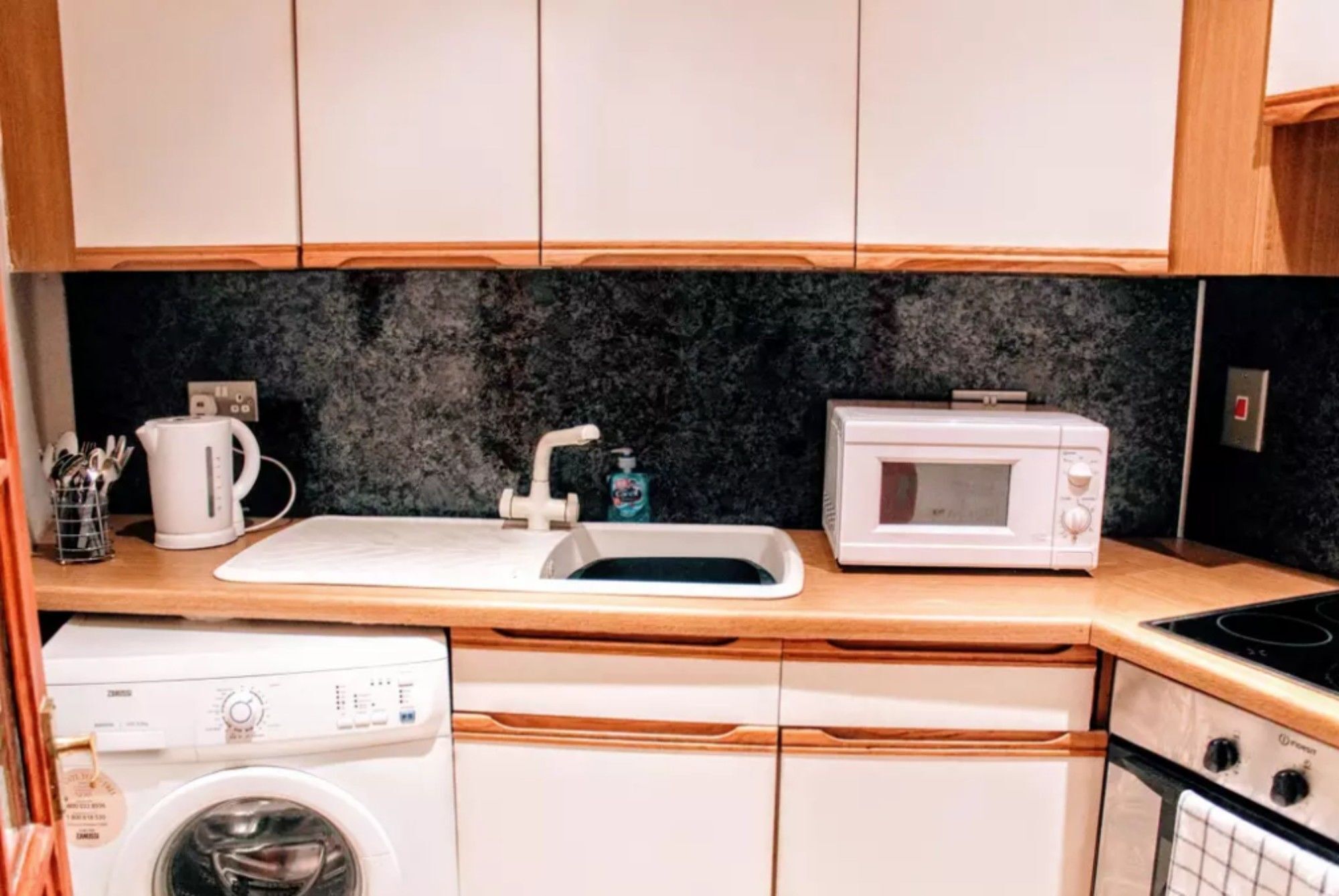 1 Bedroom Near The Old Town Apartment Edinburgh