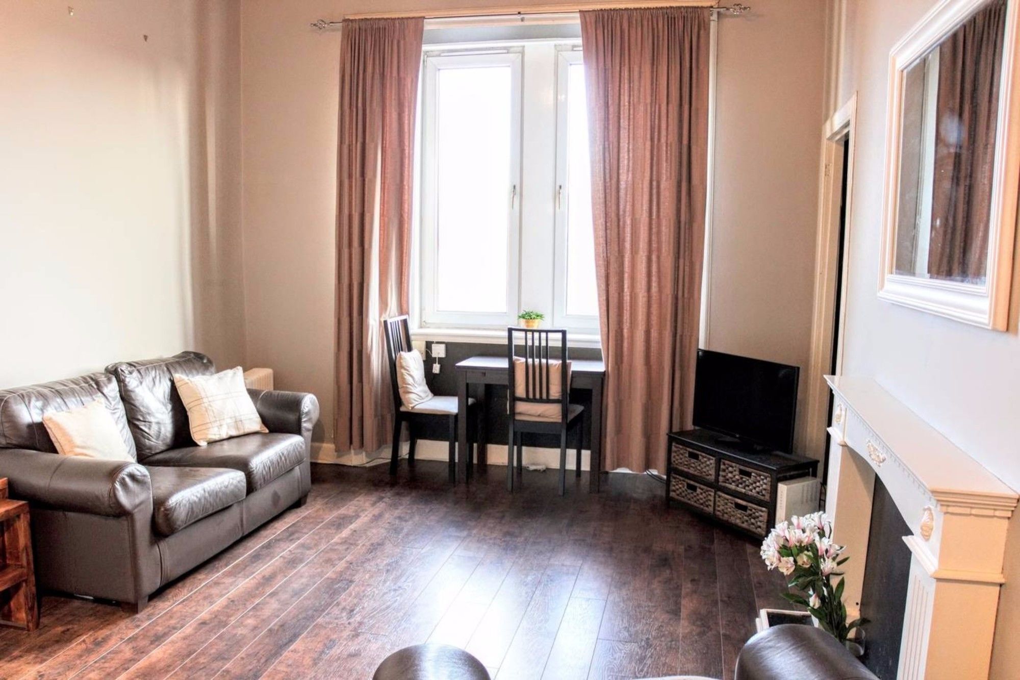 2 Bedroom Apartment *