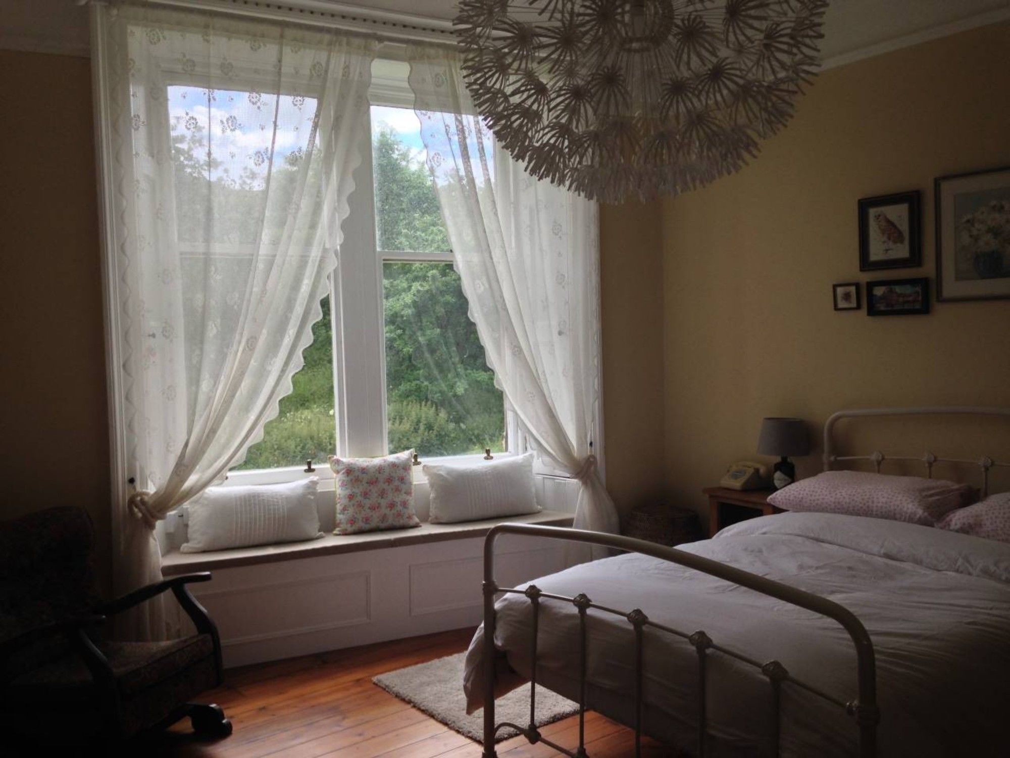 Apartment 2 Bedroom Flat In Holyrood Park Sleeps 5