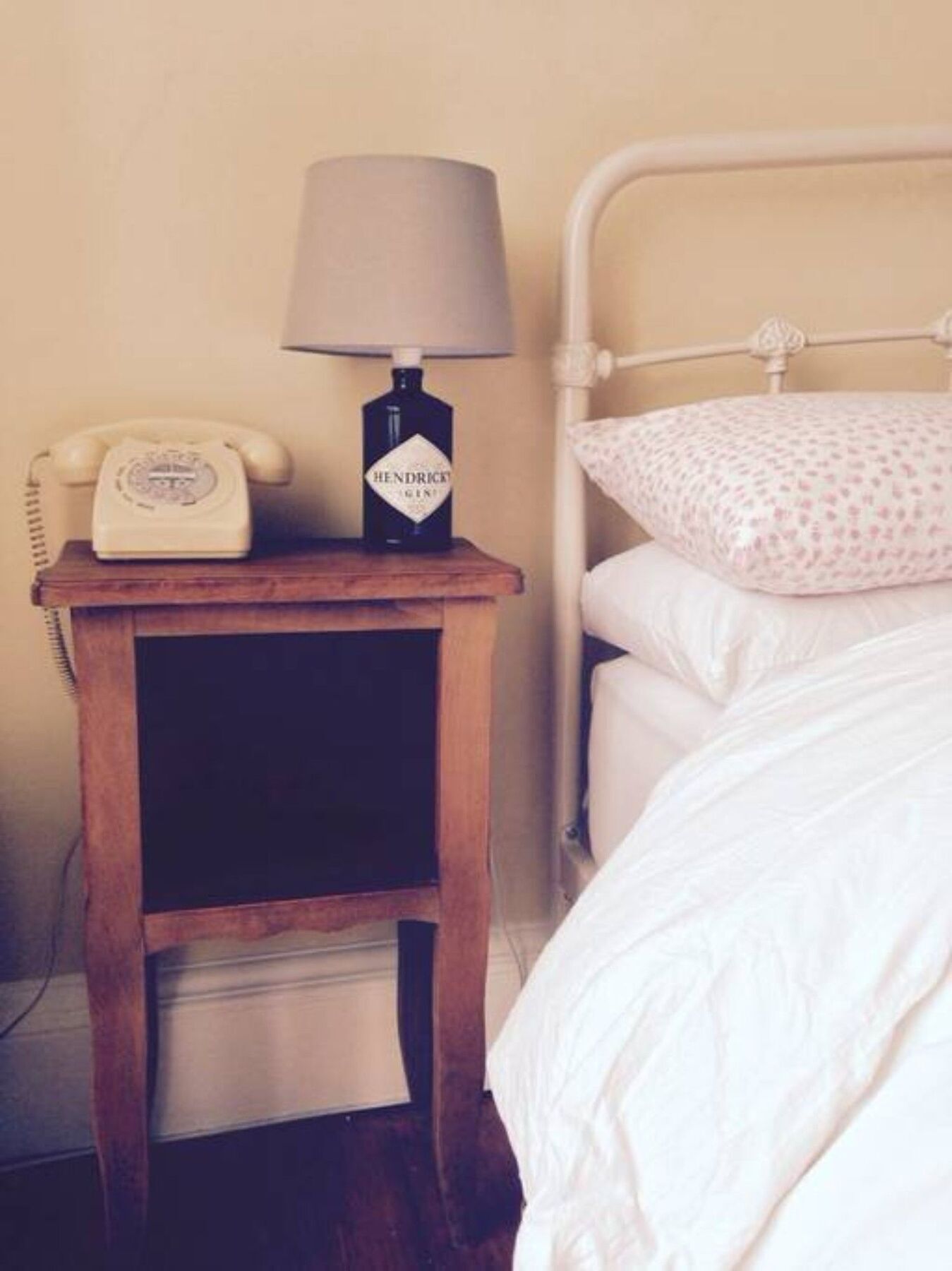 Apartment 2 Bedroom Flat In Holyrood Park Sleeps 5 Edinburgh