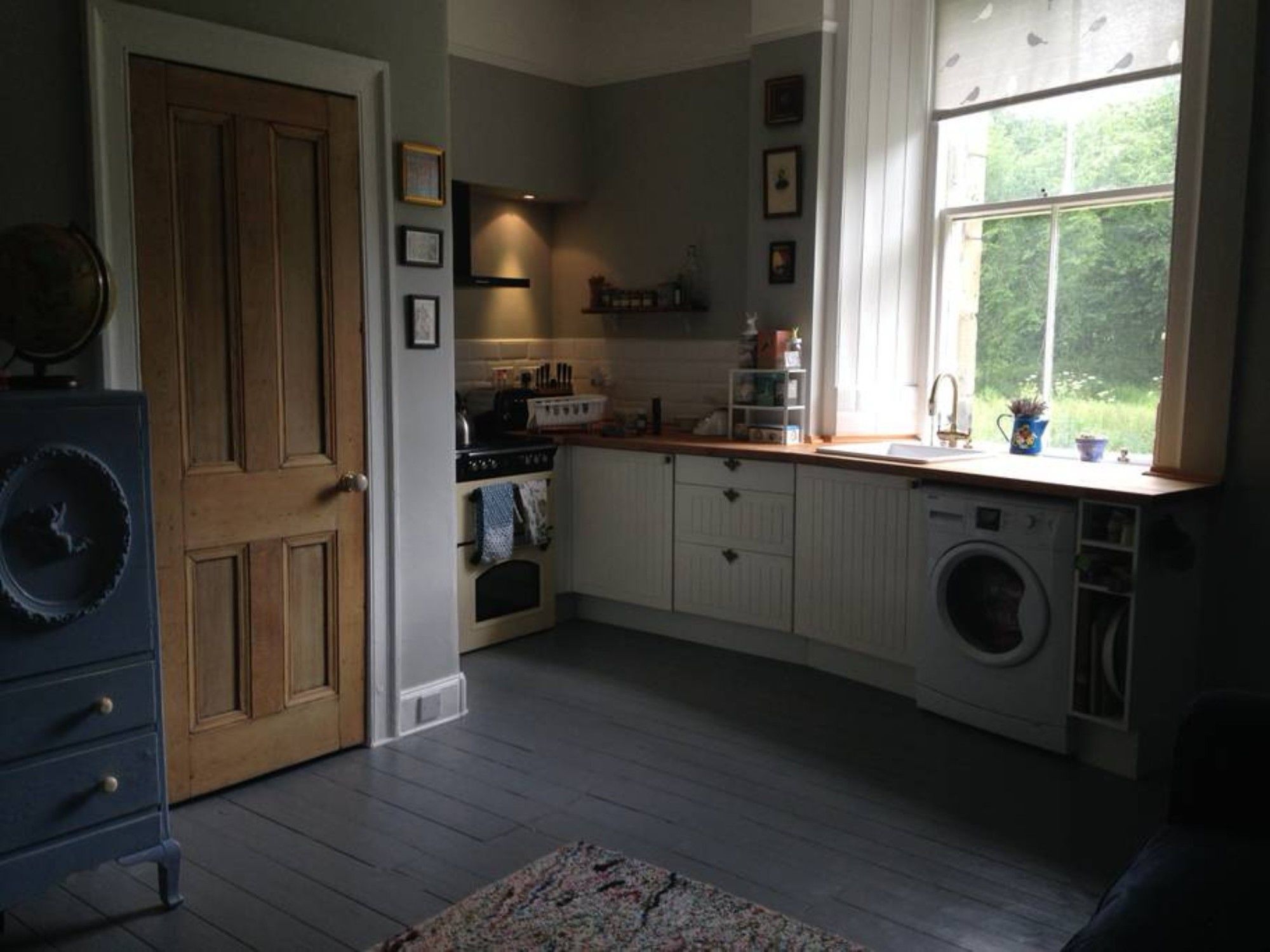 2 Bedroom Flat In Holyrood Park Sleeps 5 Edinburgh