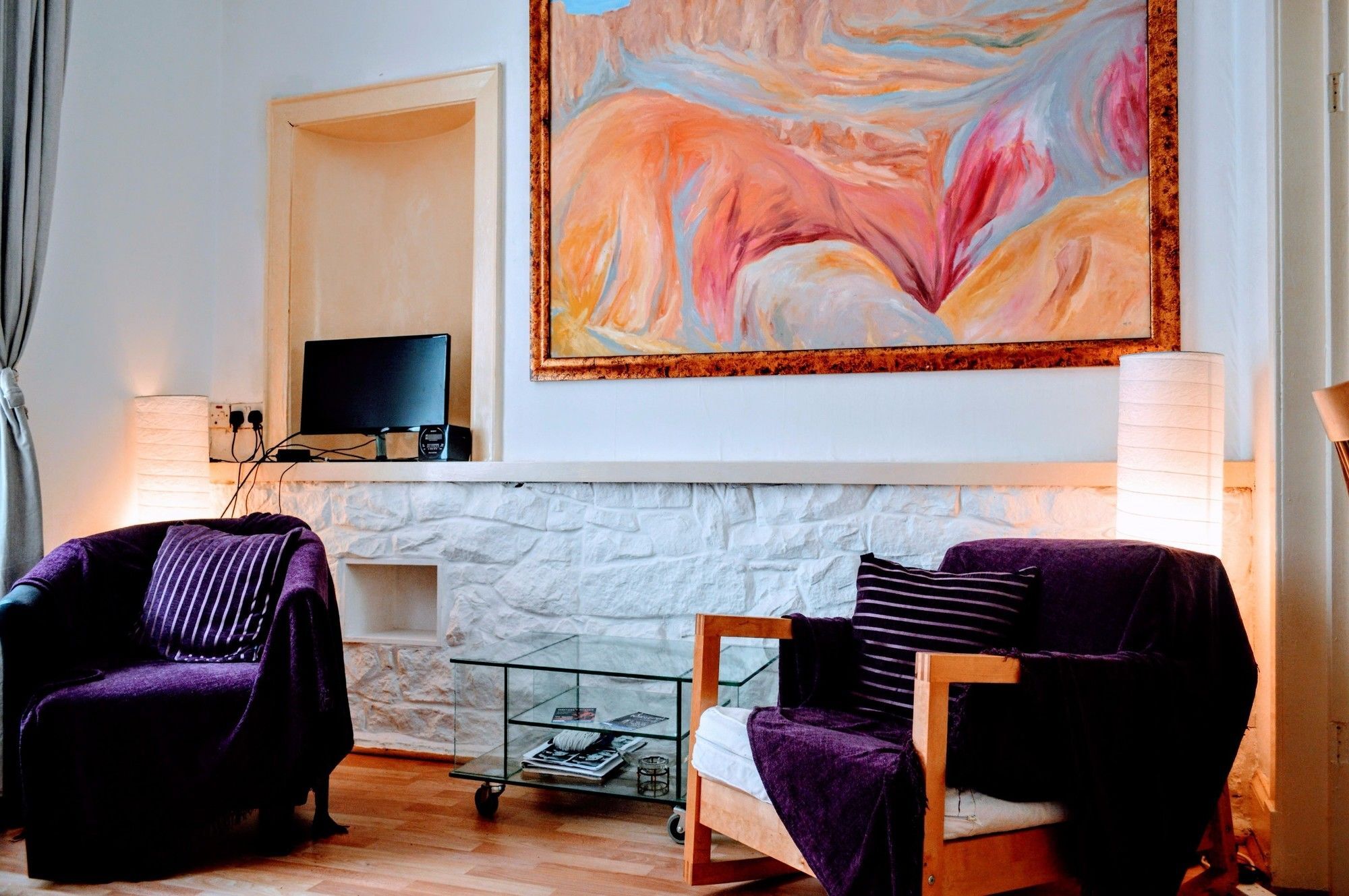 1 Bedroom Open Plan Apartment, Accommodates 4 Edinburgh