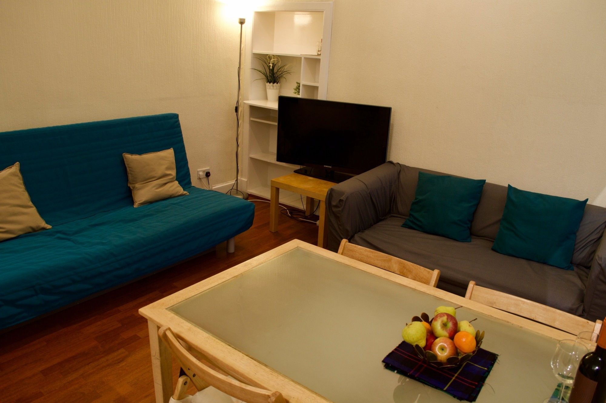 2 Bedroom In Pleasance Apartment Edinburgh