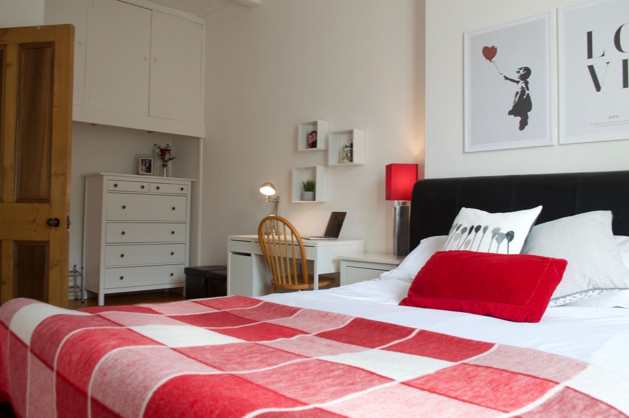 2 Bedroom With Castle Views Apartment Edinburgh