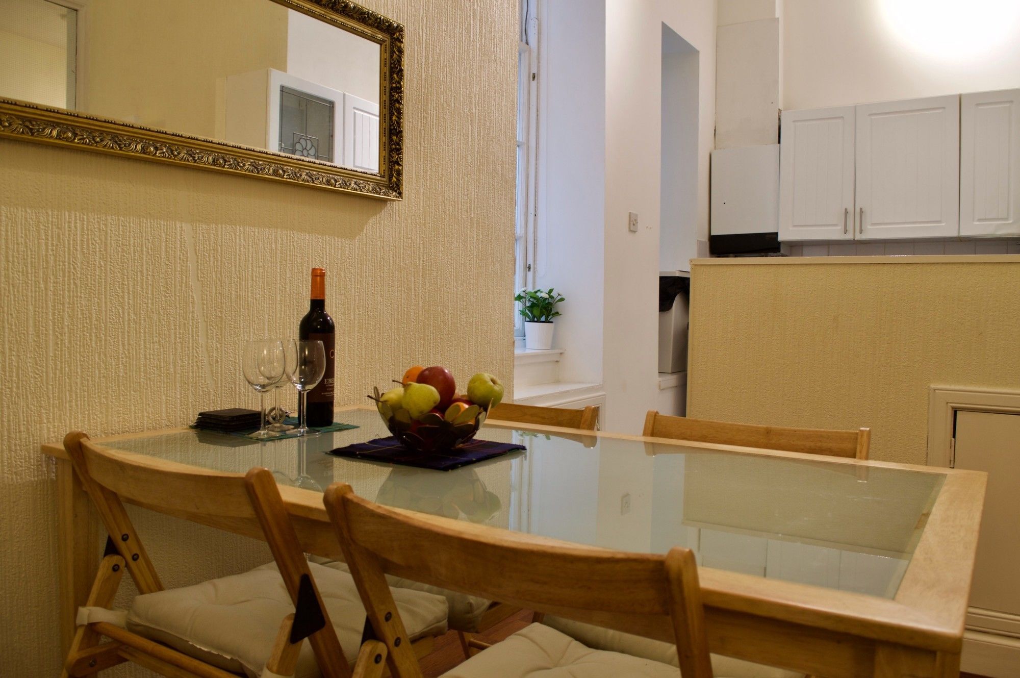 2 Bedroom In Pleasance