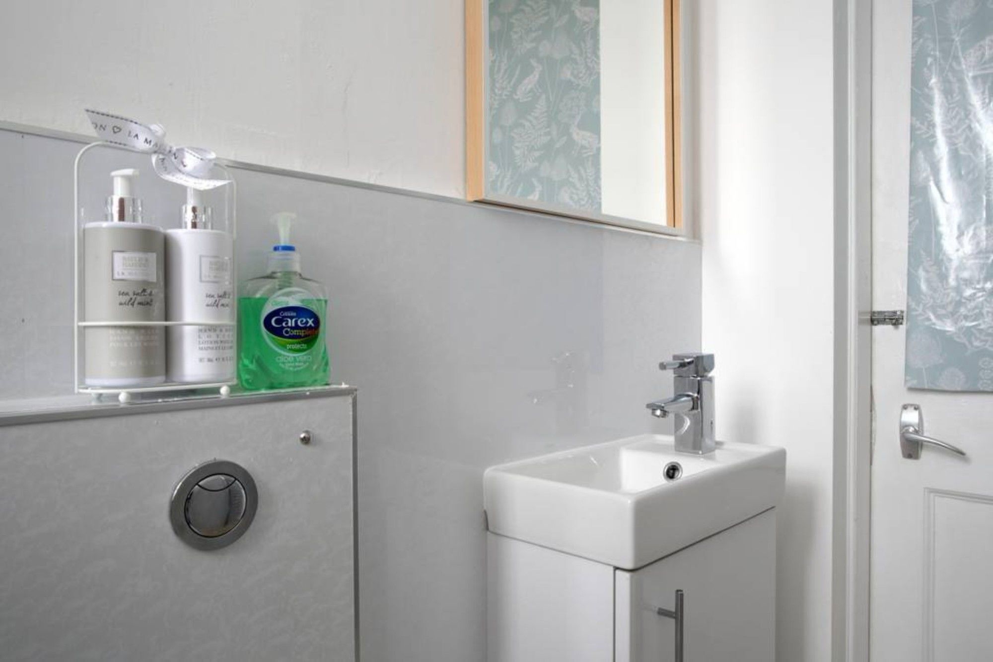 2 Bedroom Flat In Apartment