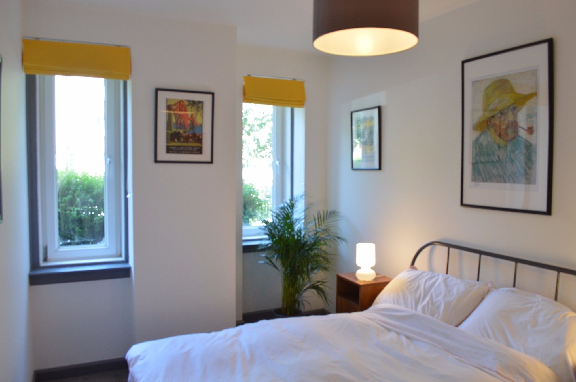 2 Bedroom Flat Near Leith Walk Apartment