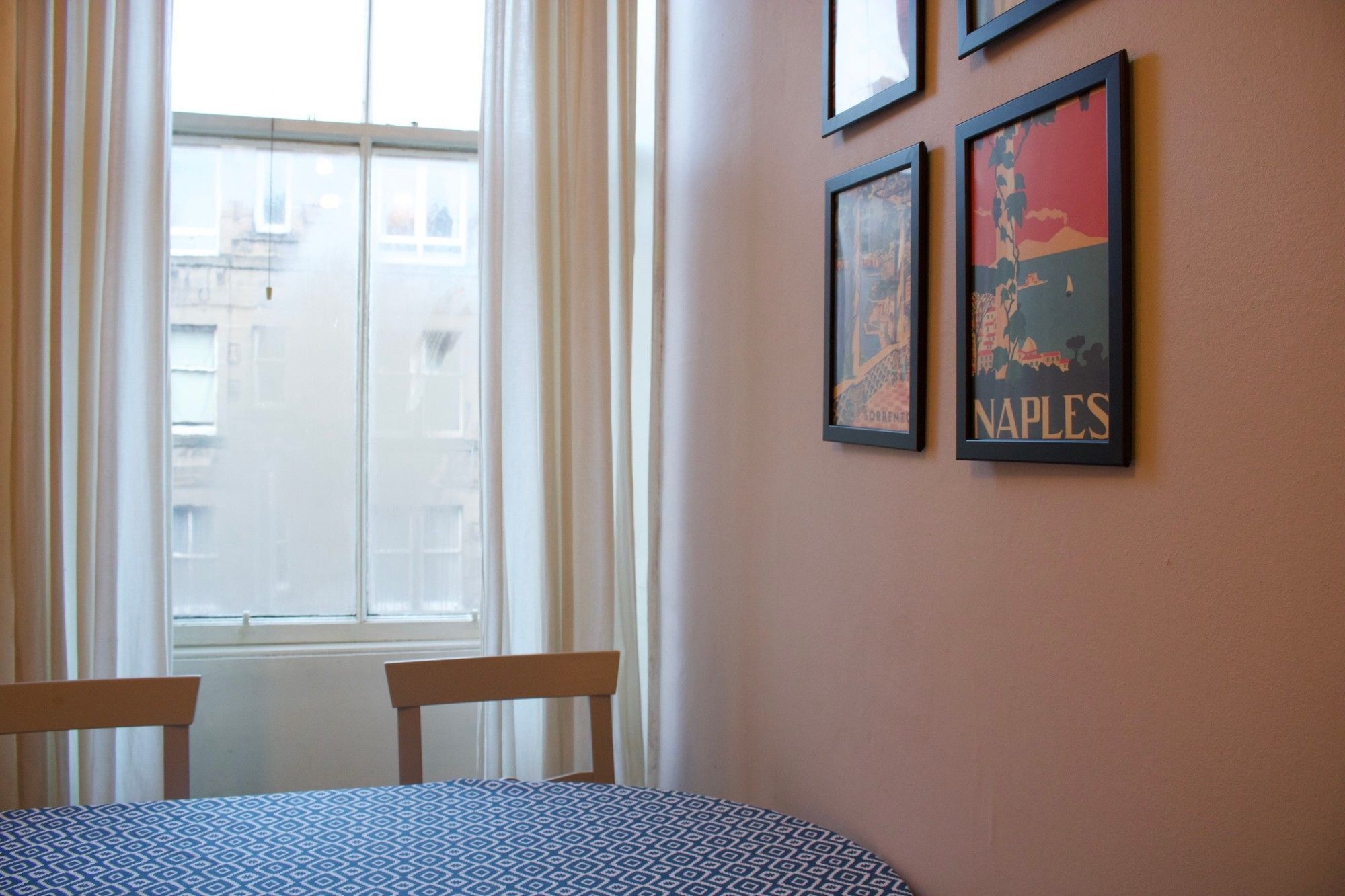 1 Bedroom Flat Off Leith Walk Apartment