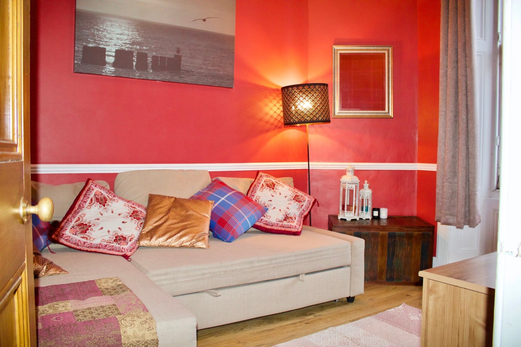 1 Bedroom Flat Off Leith Walk * Edinburgh