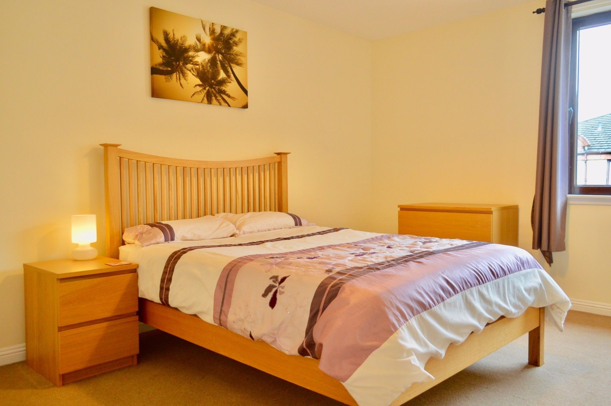 2 Bedroom Flat In Apartment *