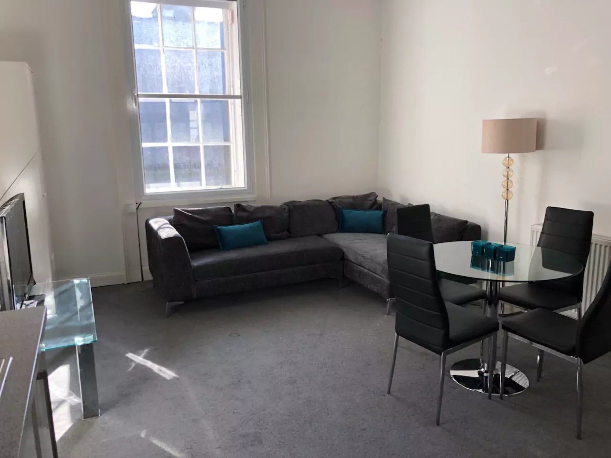3 Bedroom Flat Apartment *