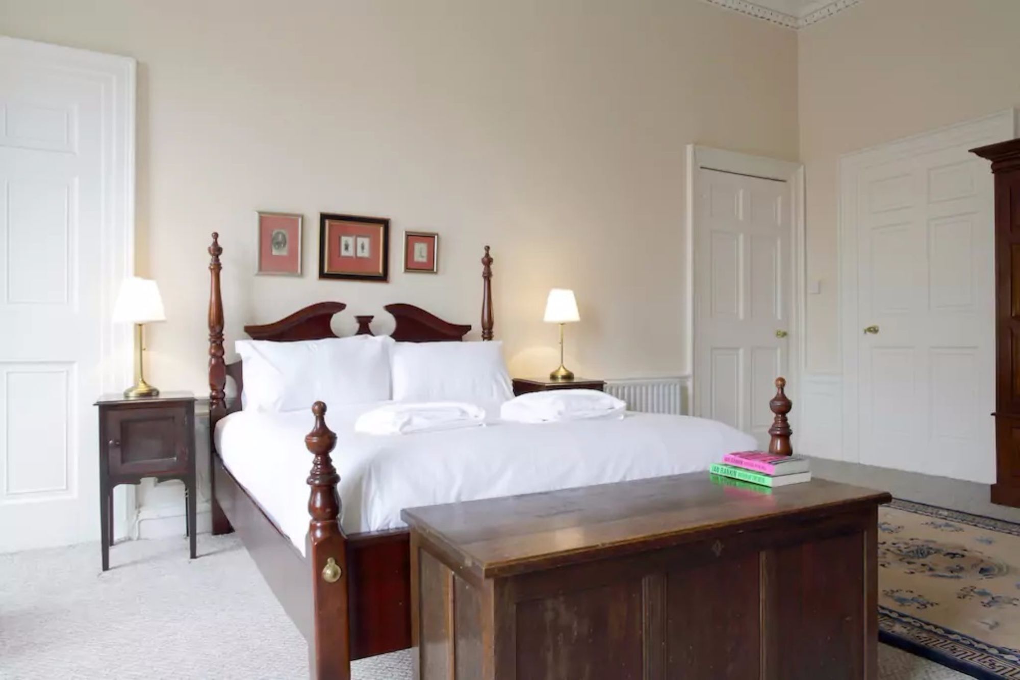 3 Bedroom Flat In Centre Apartment Edinburgh