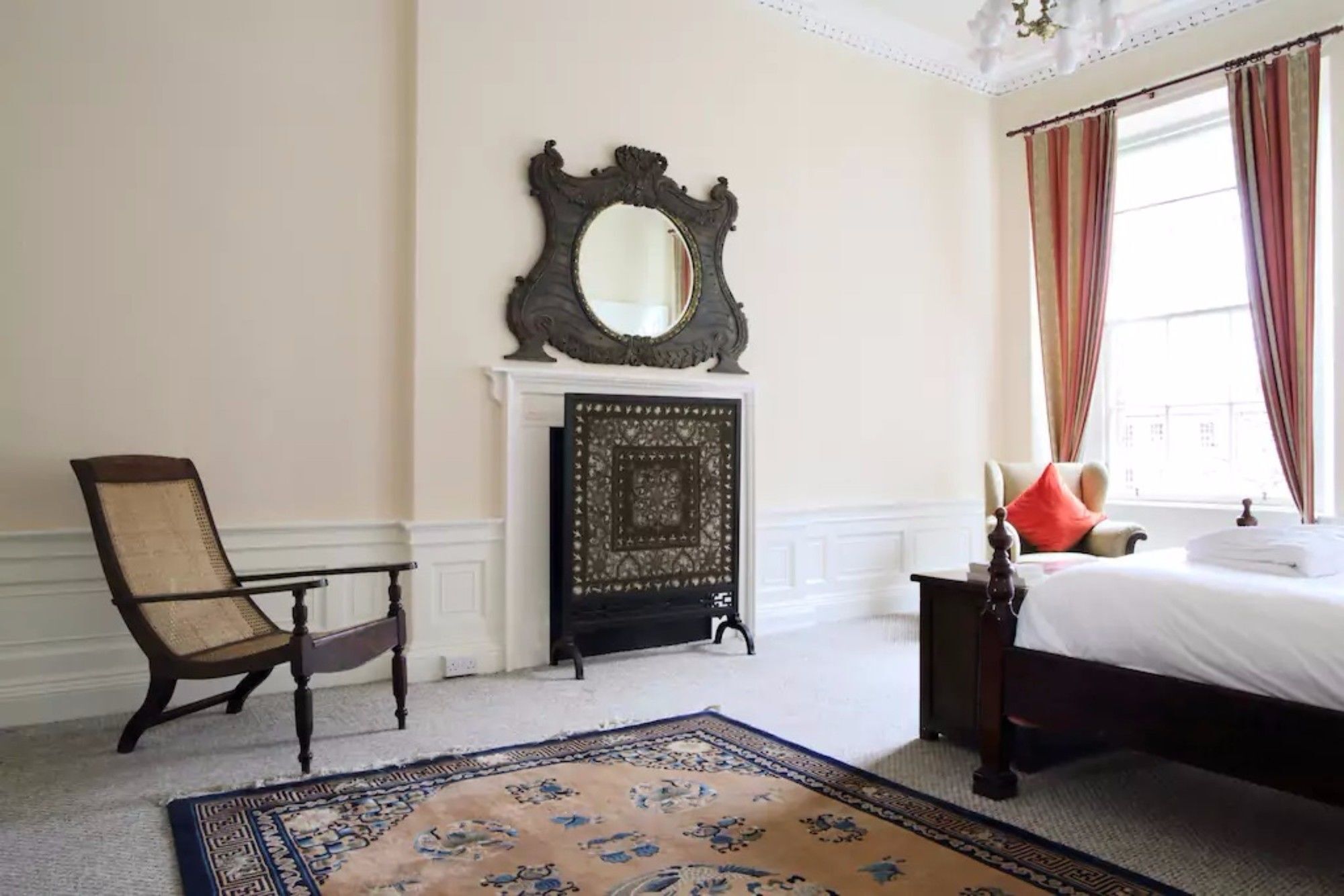 Apartment 3 Bedroom Flat In Centre