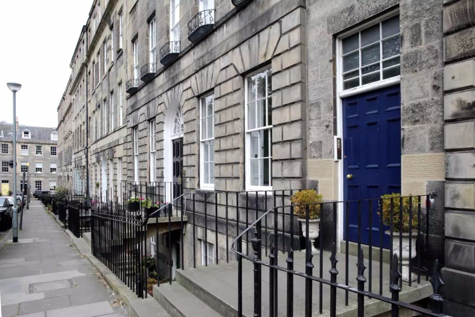 Apartment 3 Bedroom Flat In Centre Edinburgh