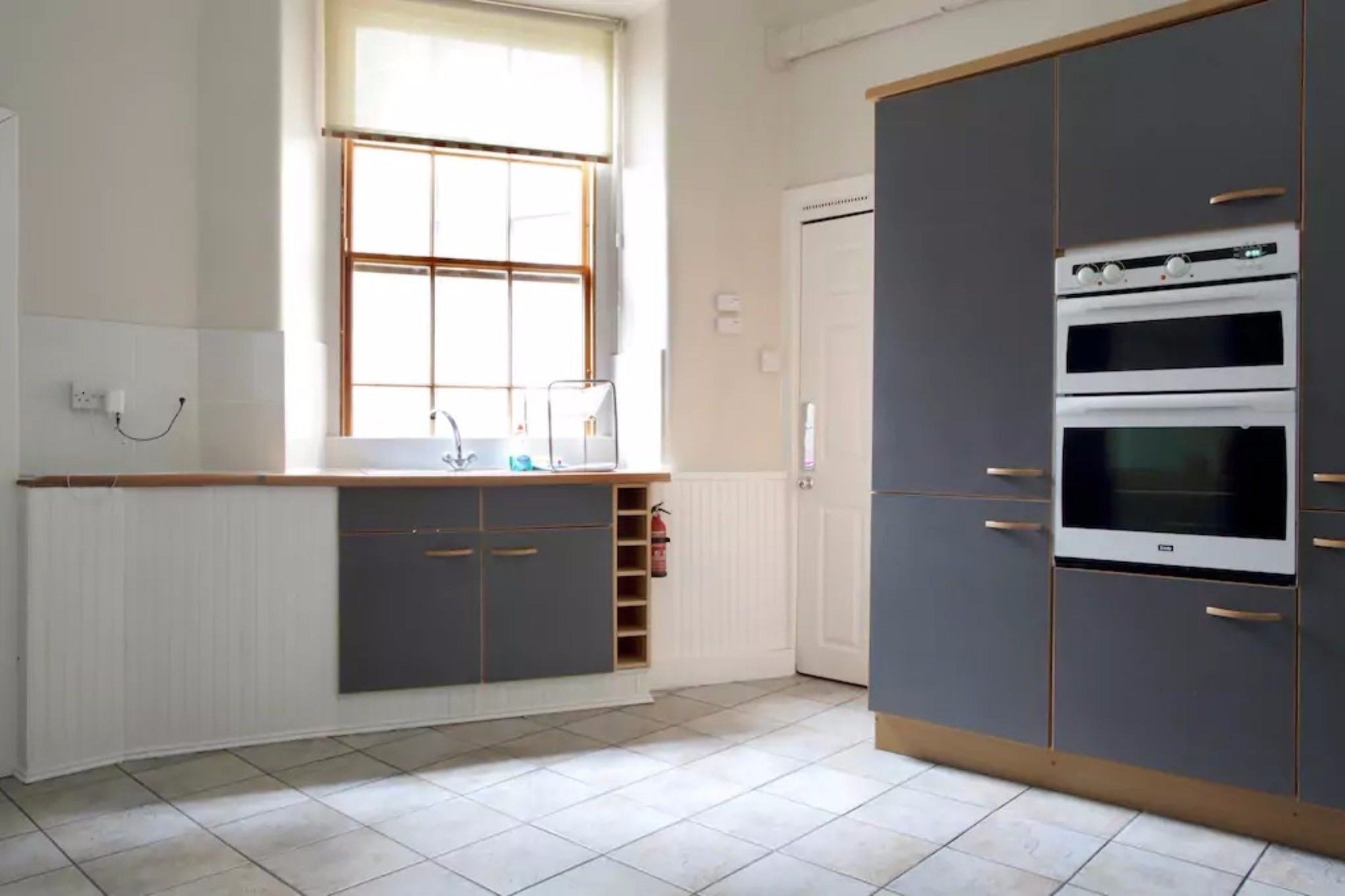 Apartment 3 Bedroom Flat In Centre Edinburgh