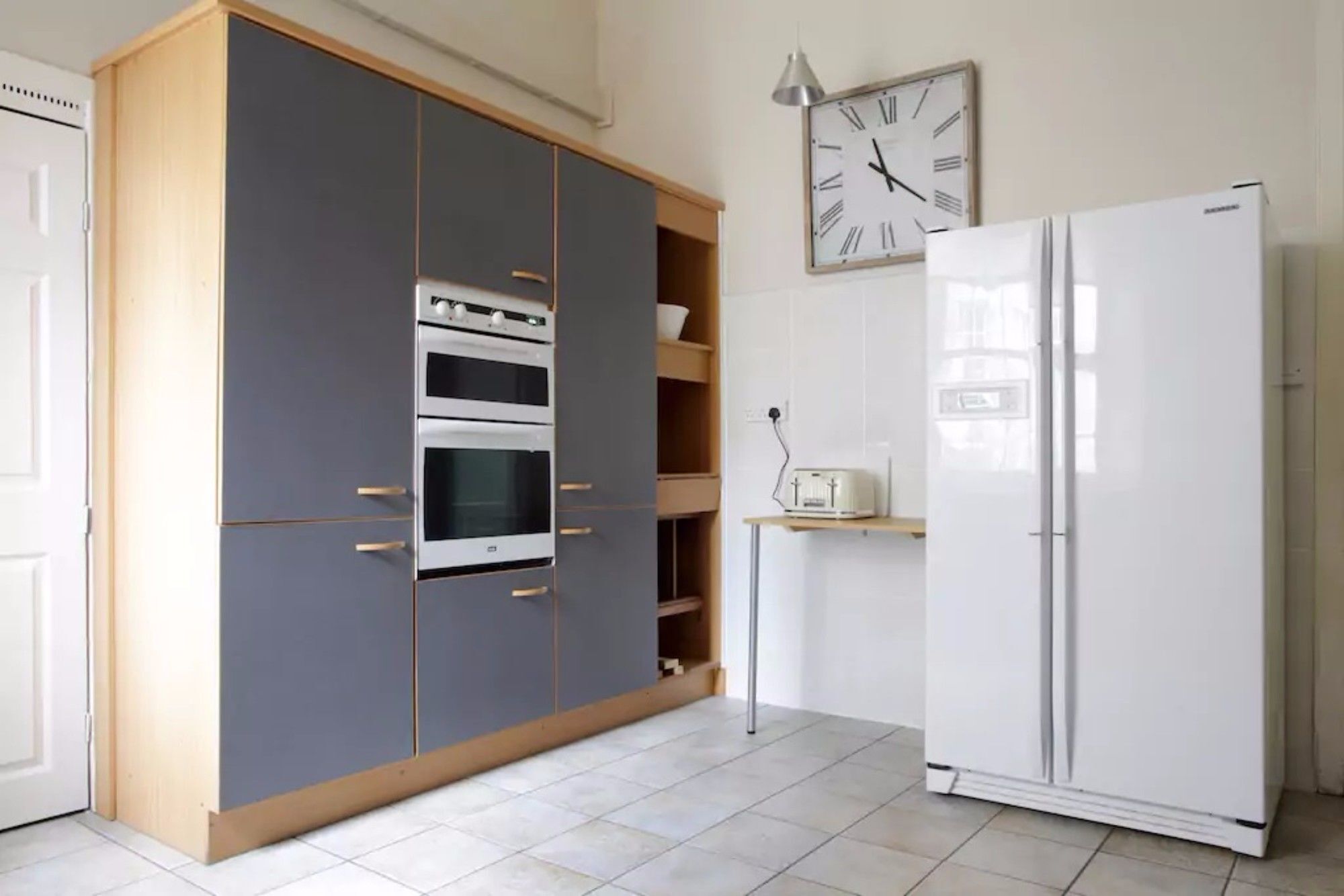 Apartment 3 Bedroom Flat In Centre